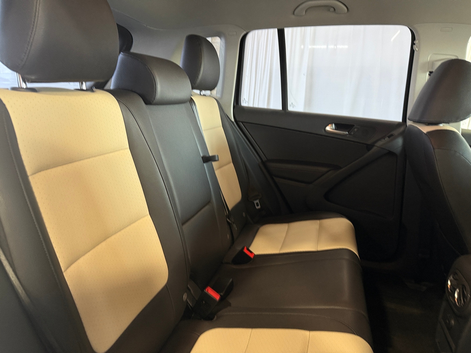 Thumbnail: 2017 Volkswagen Tiguan - 5
