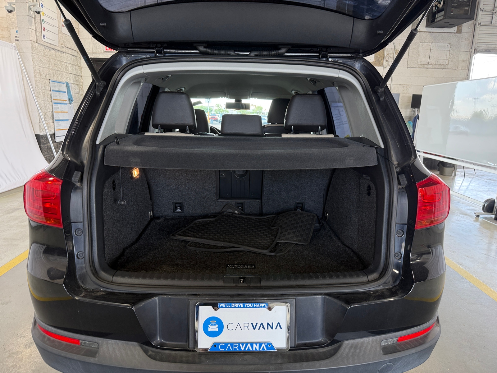 Thumbnail: 2017 Volkswagen Tiguan - 6