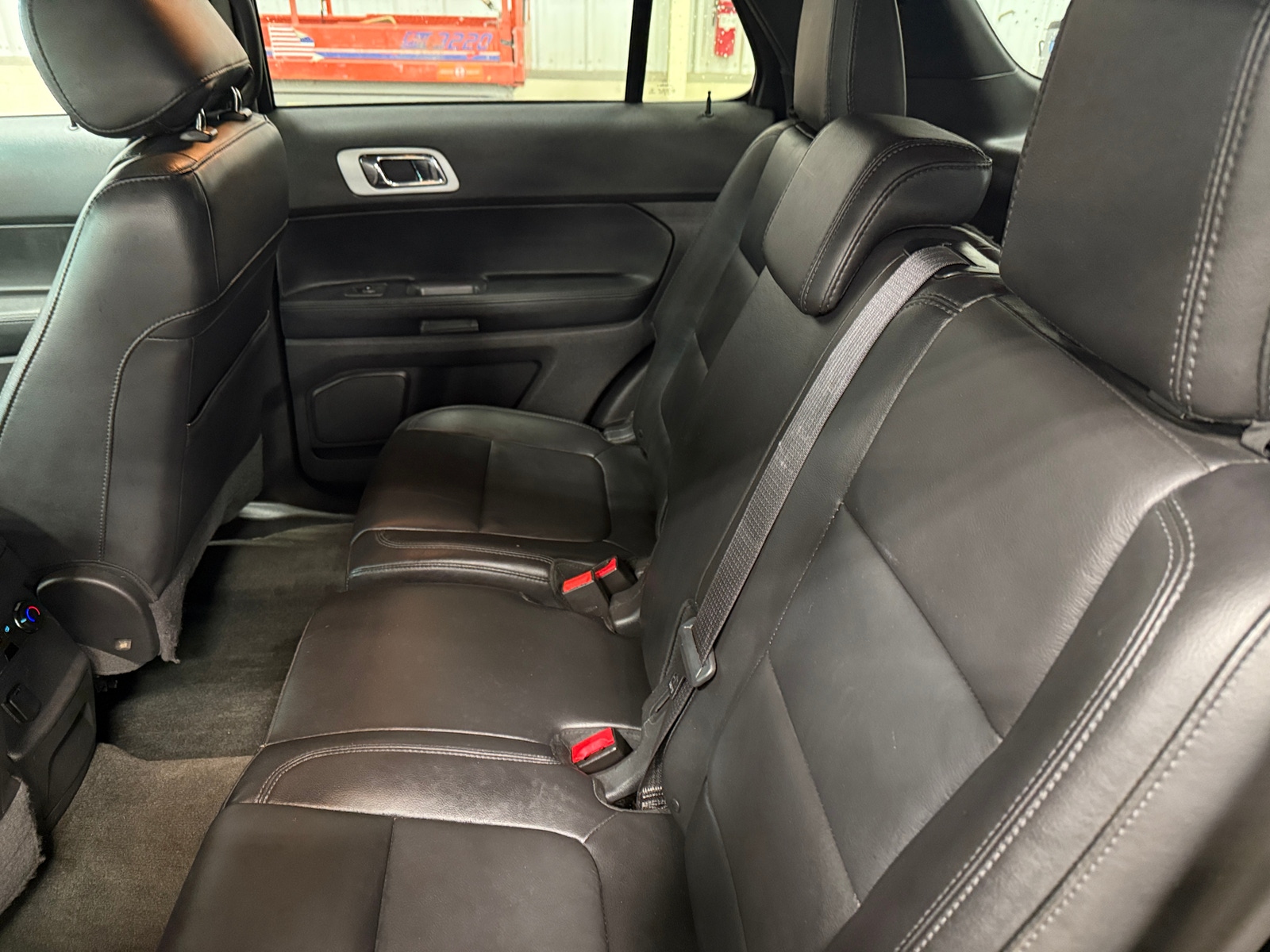 Thumbnail: 2015 Ford Explorer - 5