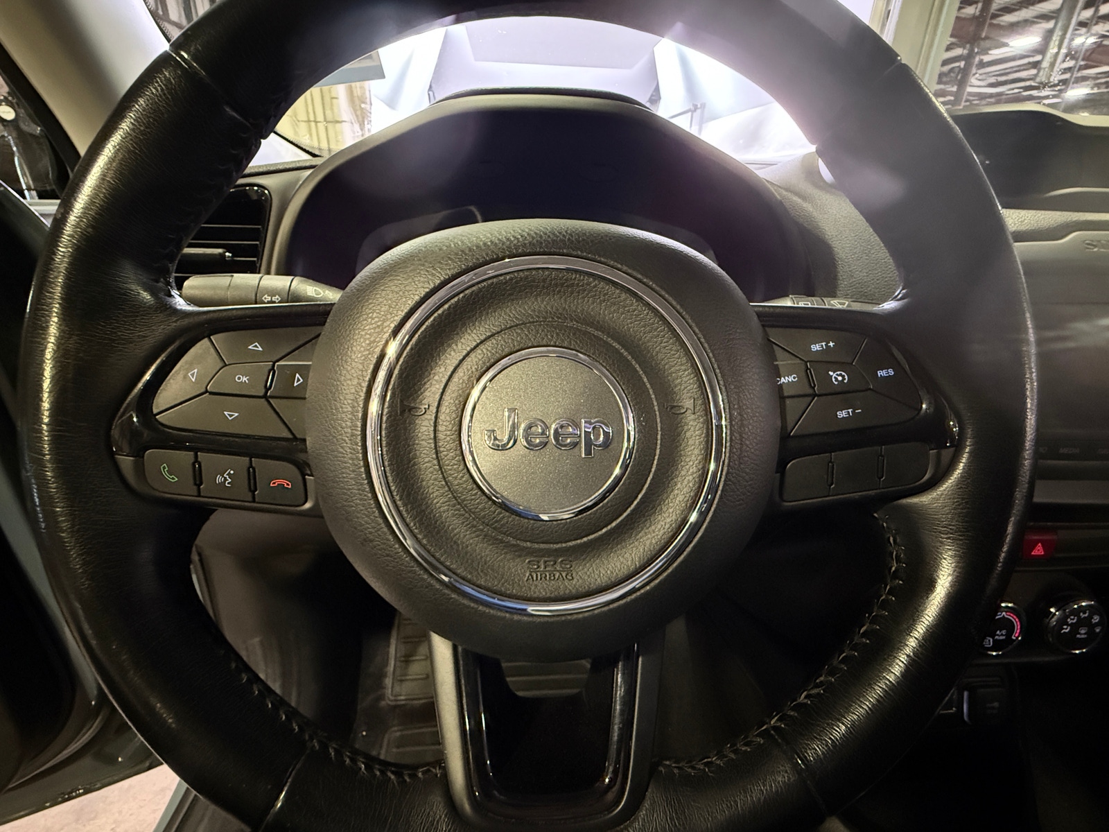 Thumbnail: 2017 Jeep Renegade - 5