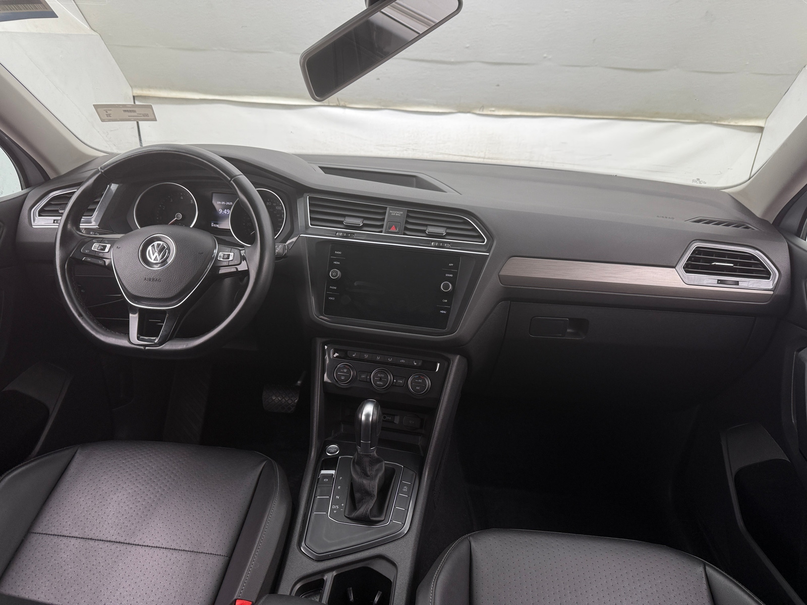 Thumbnail: 2019 Volkswagen Tiguan - 2