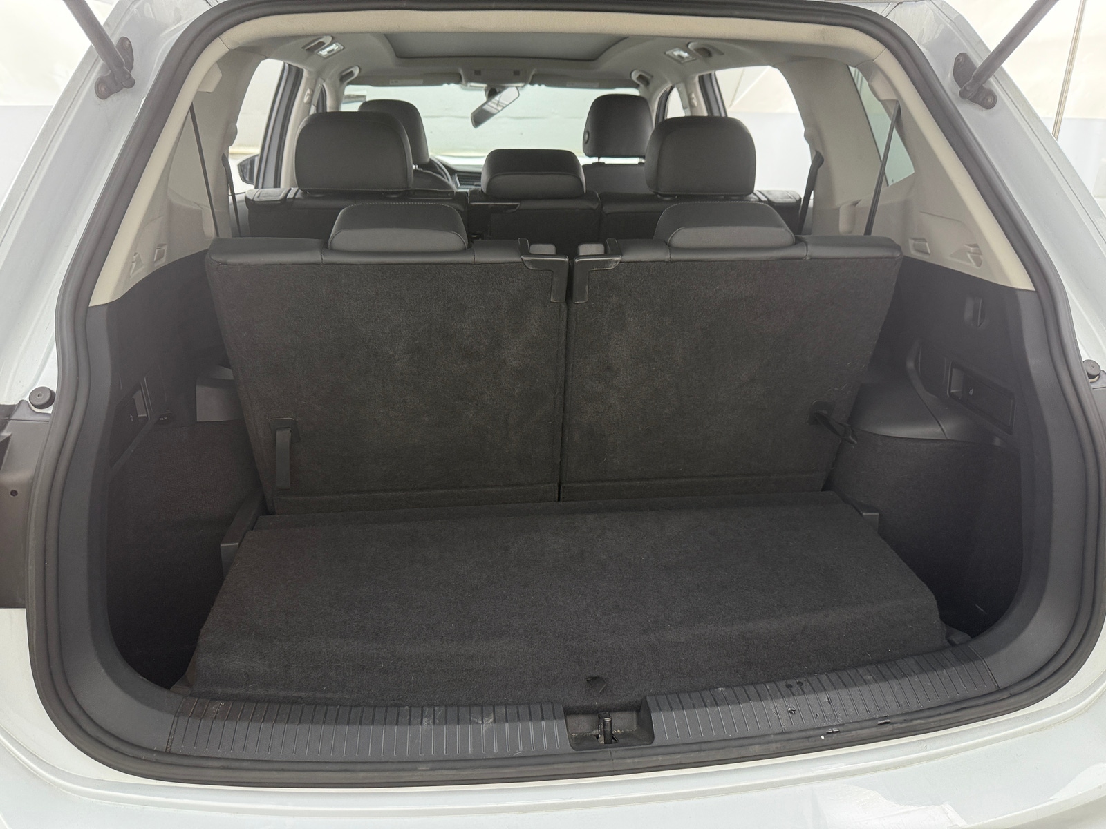 Thumbnail: 2019 Volkswagen Tiguan - 6