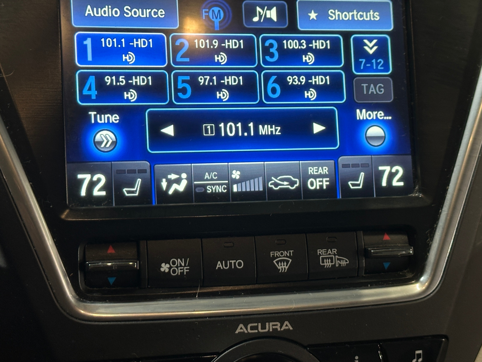 Thumbnail: 2015 Acura MDX - 3