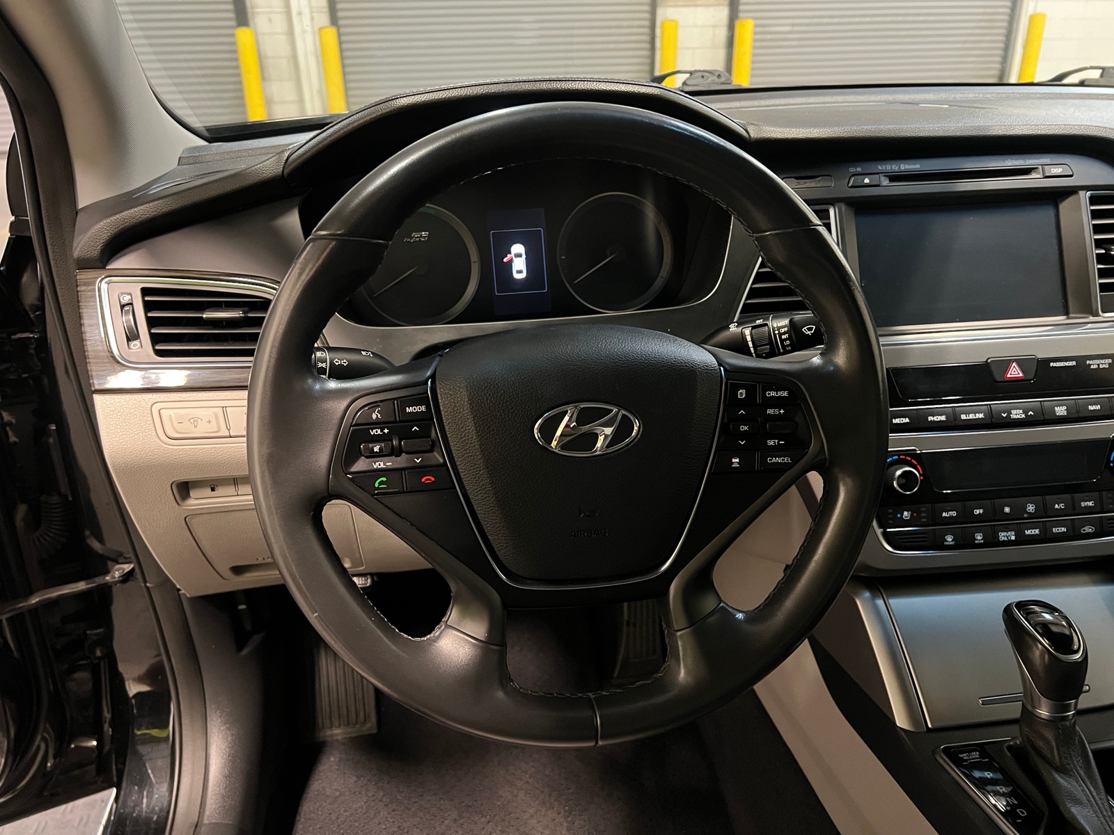 Thumbnail: 2017 Hyundai Sonata - 4