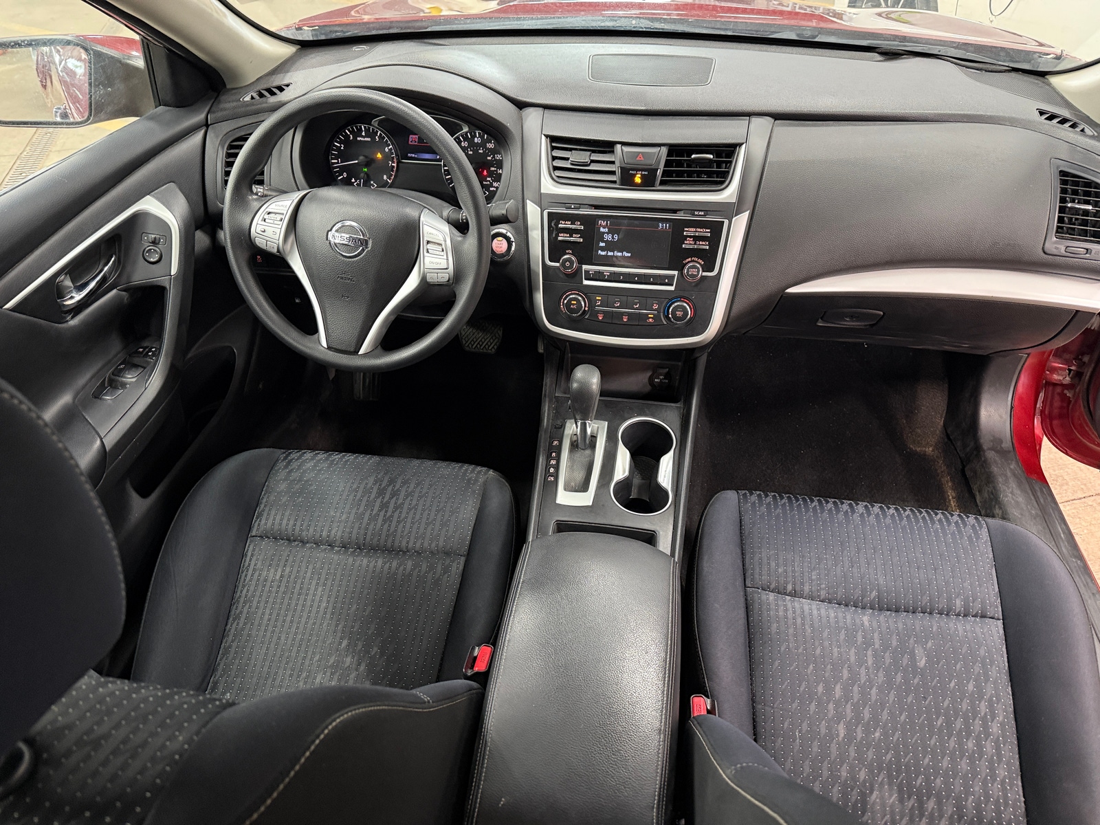 Thumbnail: 2017 Nissan Altima - 3
