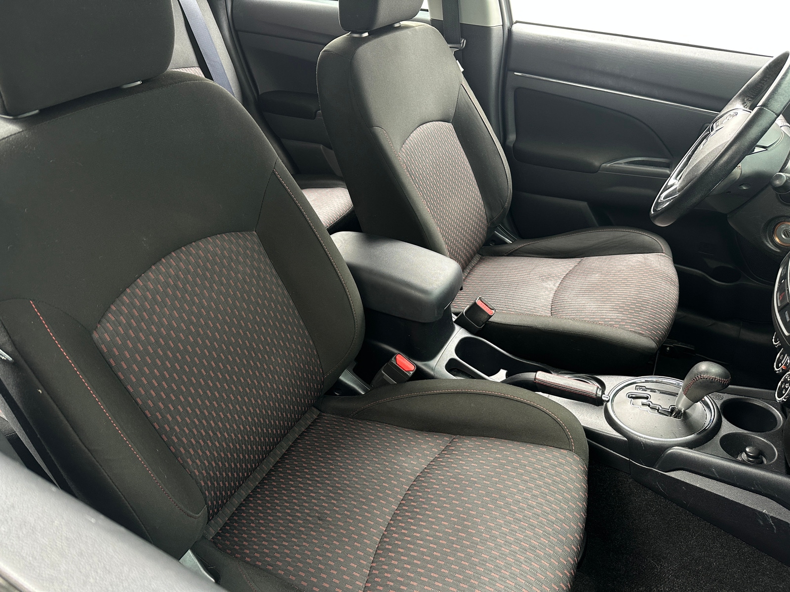 Thumbnail: 2017 Mitsubishi Outlander Sport - 2