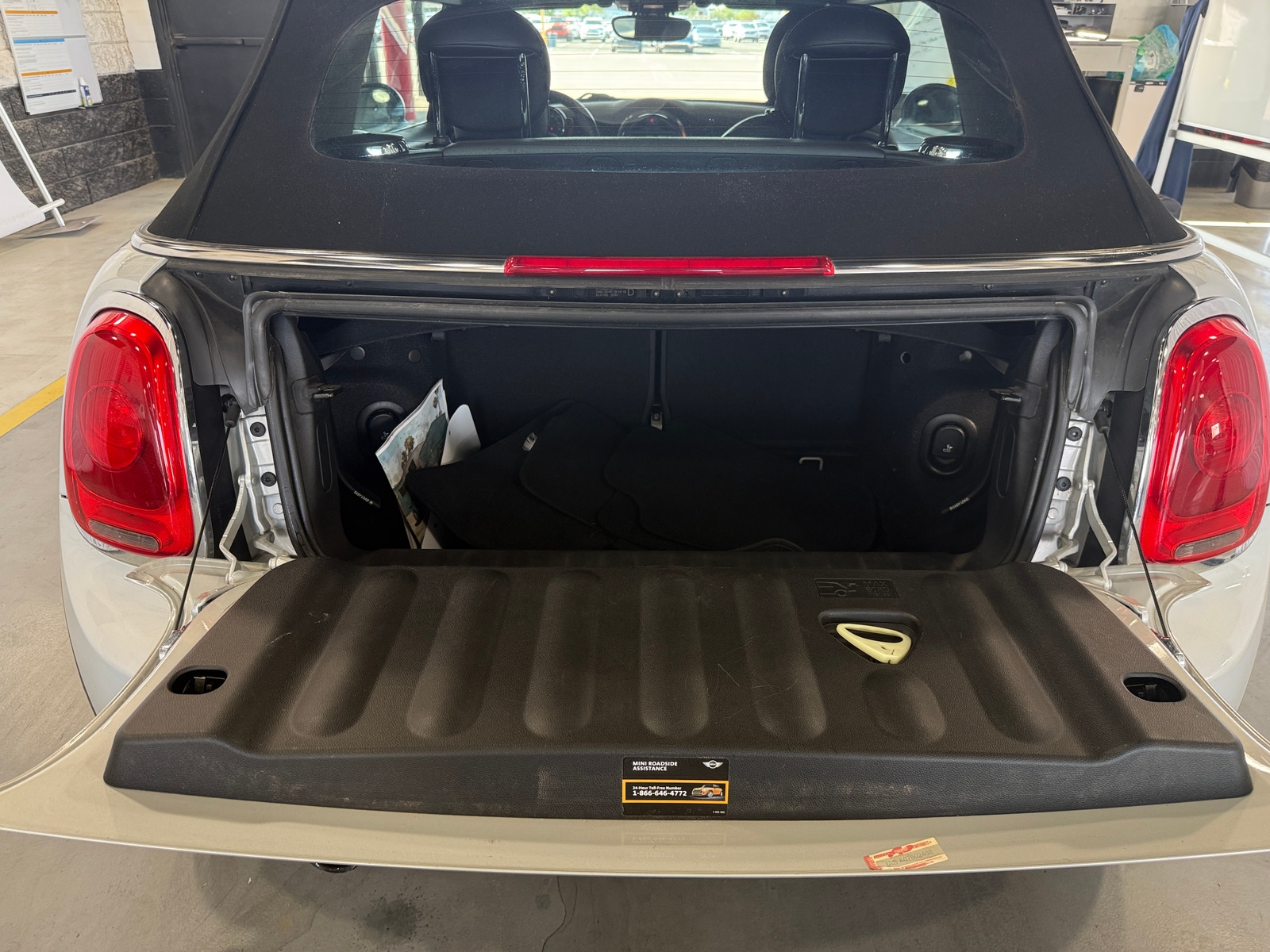 Thumbnail: 2017 MINI Cooper Convertible - 6