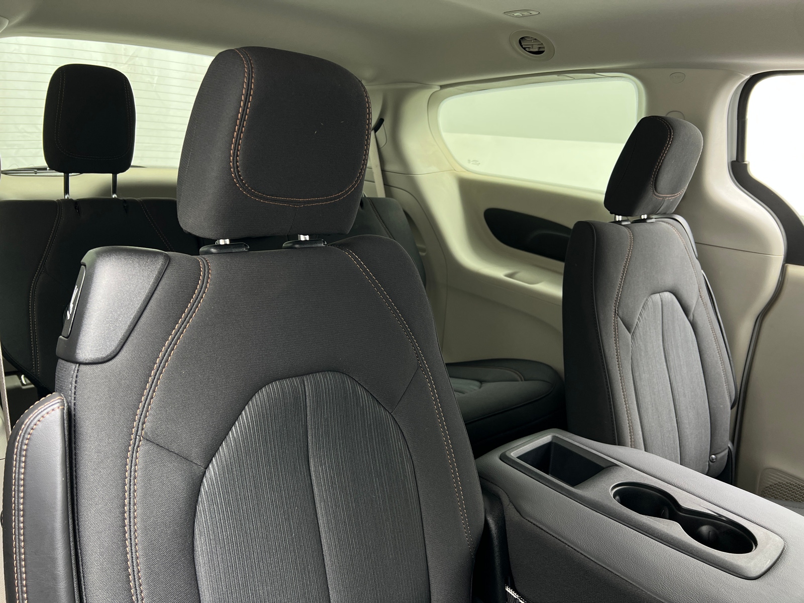 Thumbnail: 2018 Chrysler Pacifica - 6