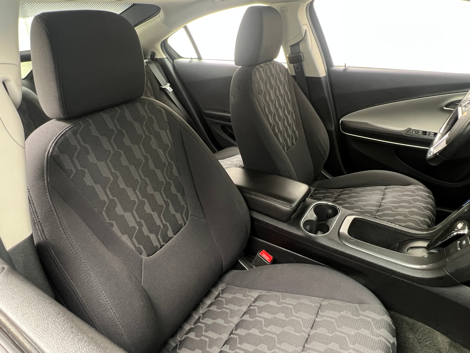 Thumbnail: 2014 Chevrolet Volt - 2