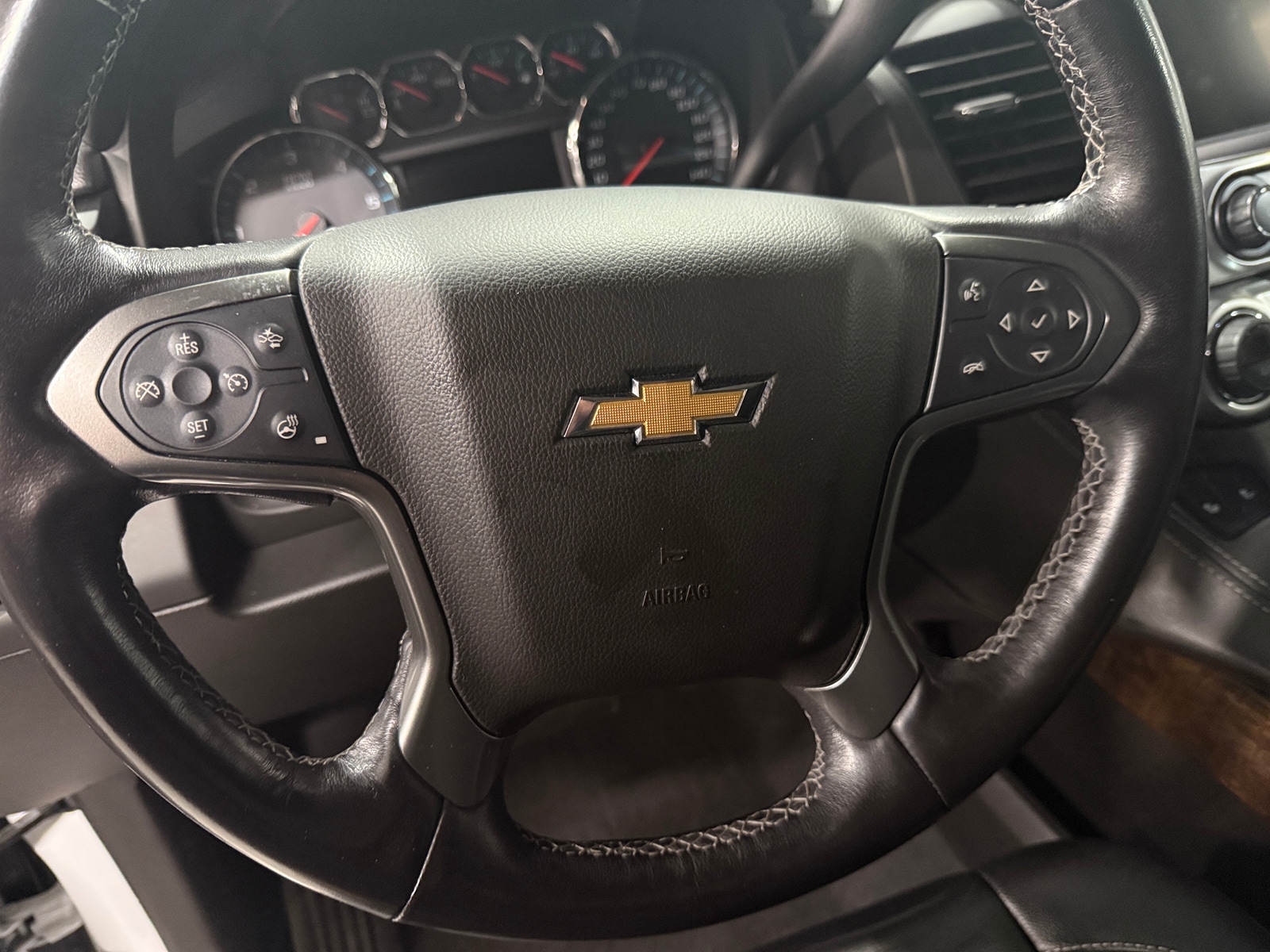 Thumbnail: 2019 Chevrolet Tahoe - 4