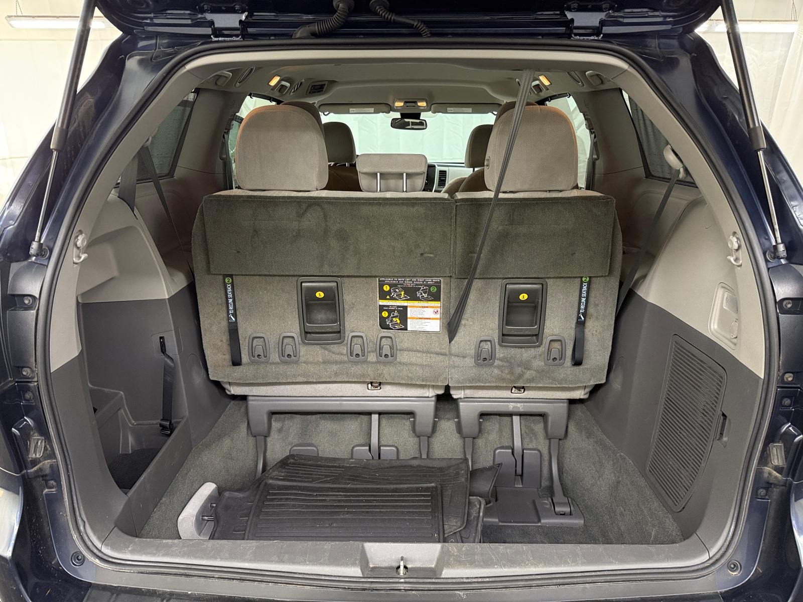 Thumbnail: 2019 Toyota Sienna - 7