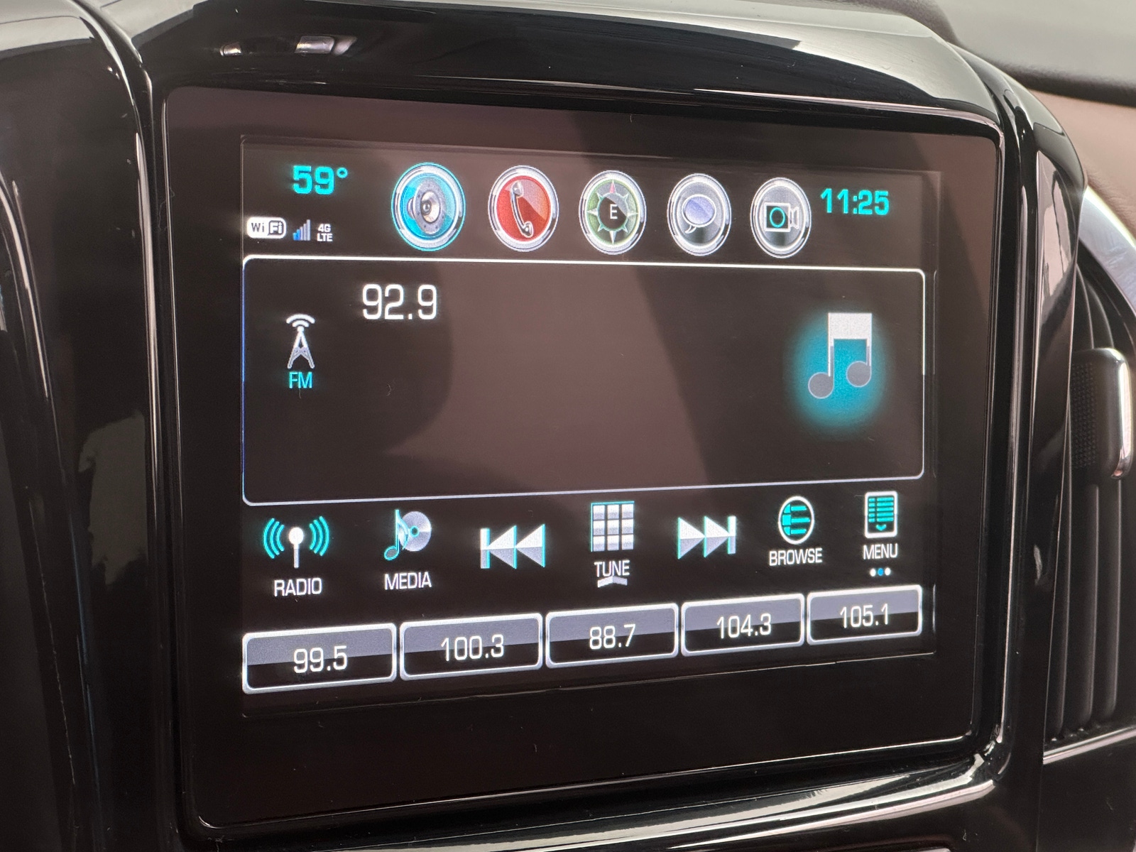 Thumbnail: 2018 Chevrolet Traverse - 3