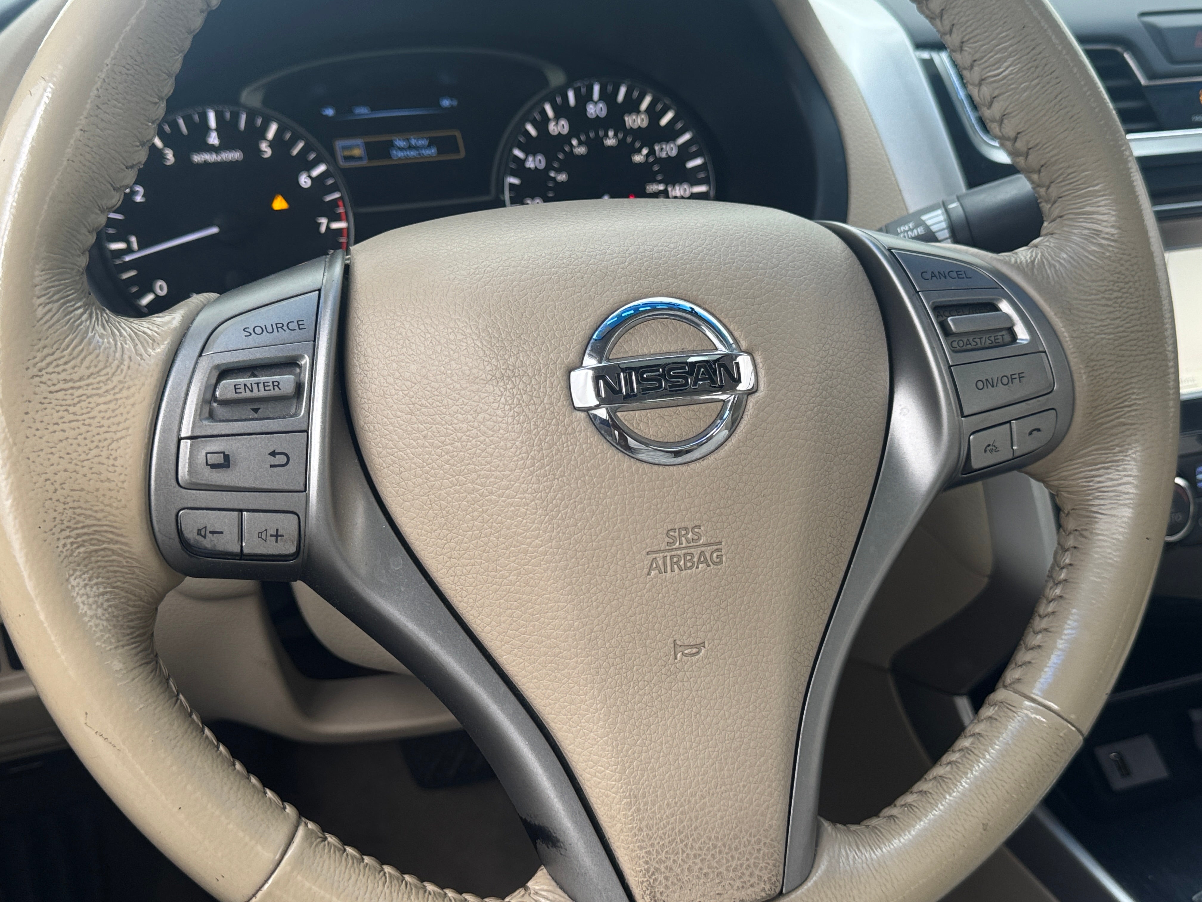 Used 2013 Nissan Altima Sedan SV with VIN 1N4AL3AP1DC294365 for sale in Oak Creek, WI