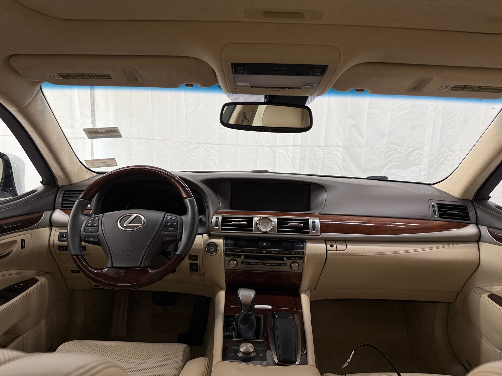 Thumbnail: 2015 Lexus LS - 2