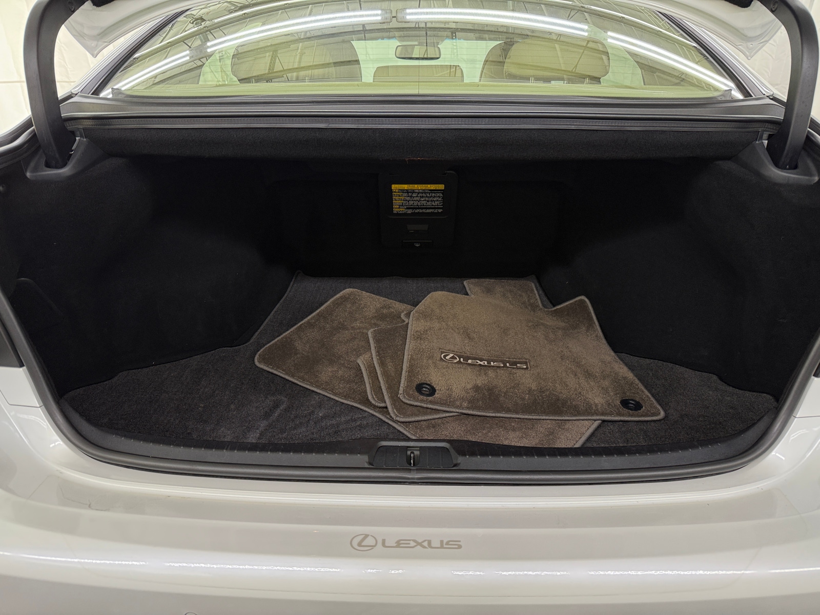 Thumbnail: 2015 Lexus LS - 6