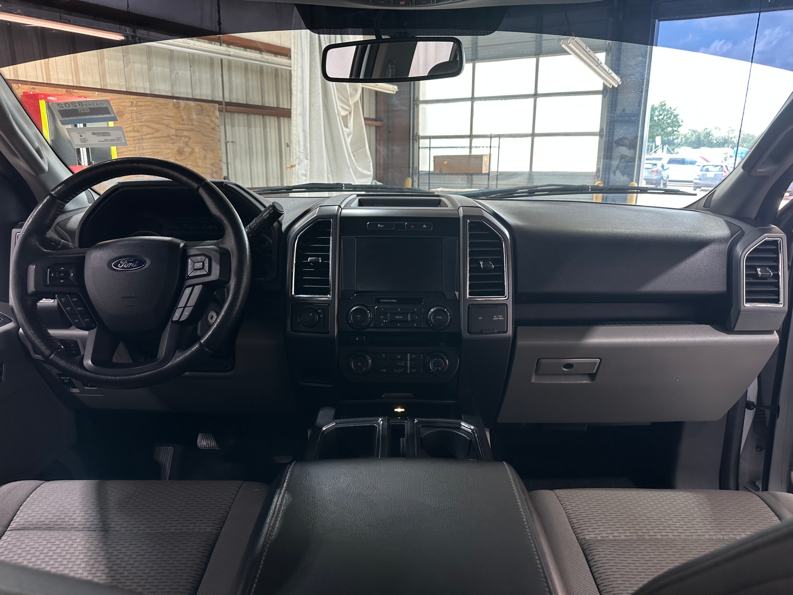 Thumbnail: 2015 Ford Econoline - 3
