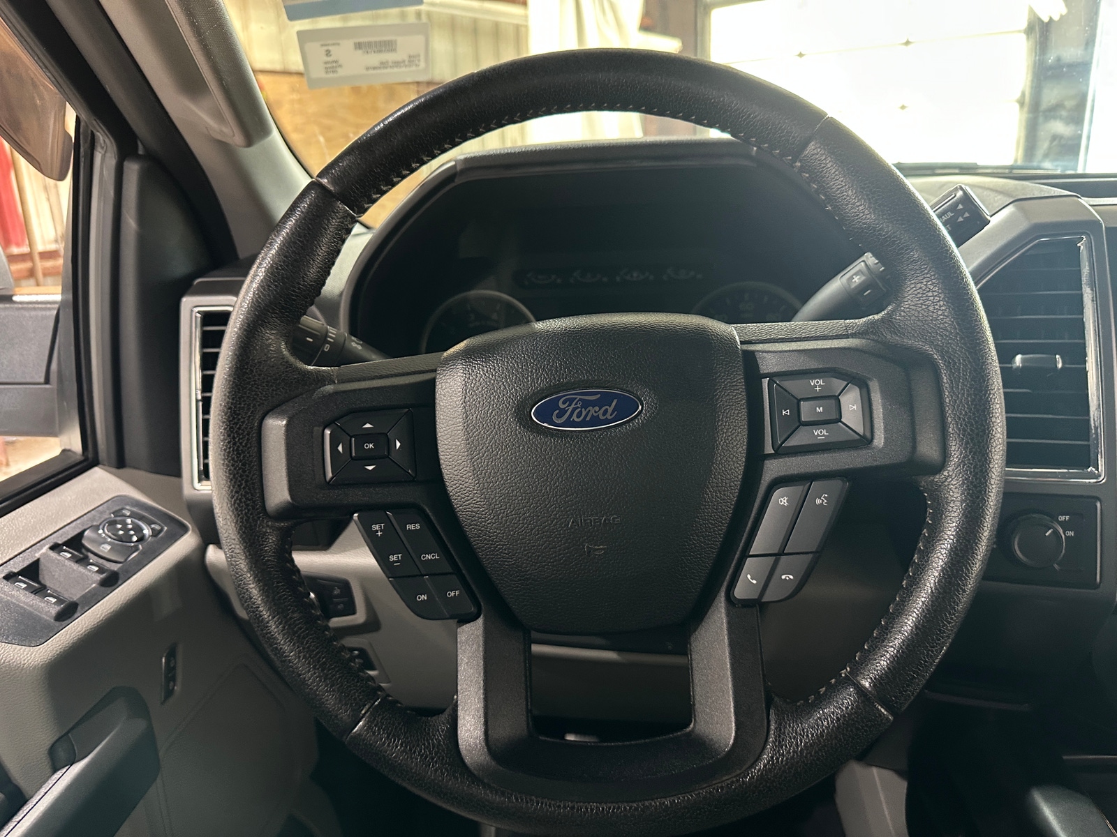 Thumbnail: 2015 Ford Econoline - 5