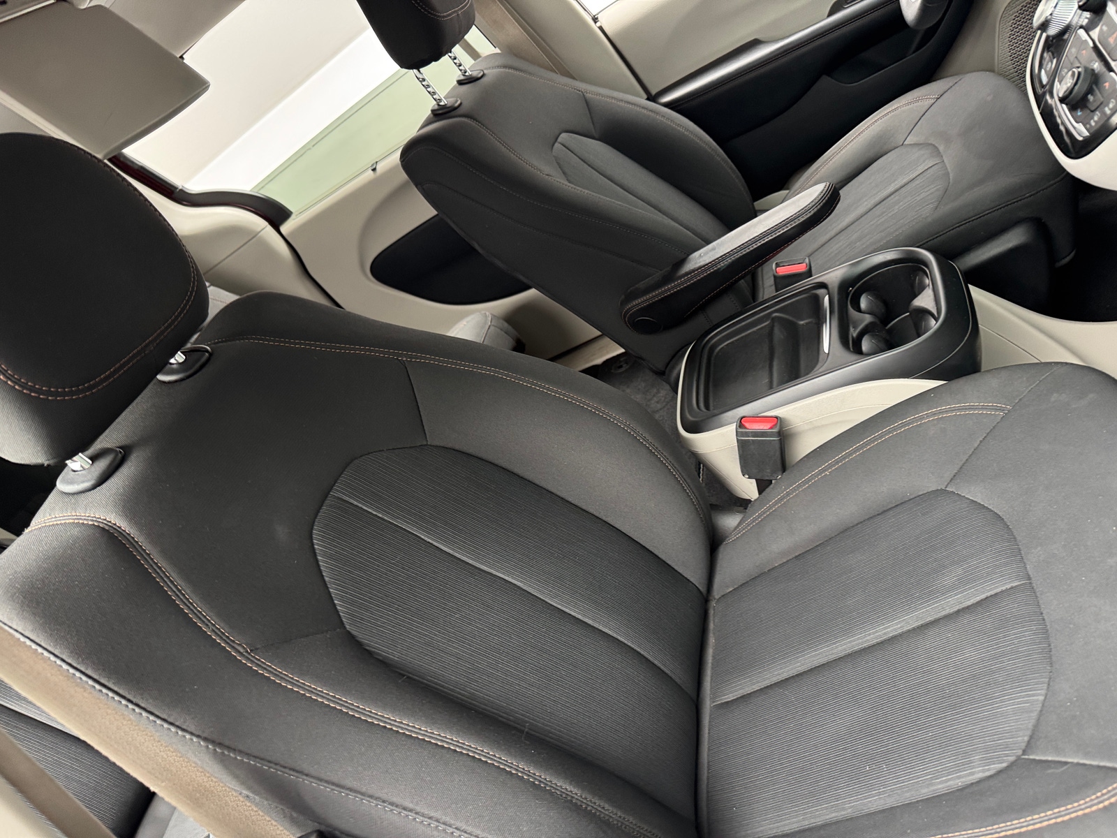 Thumbnail: 2018 Chrysler Pacifica - 2