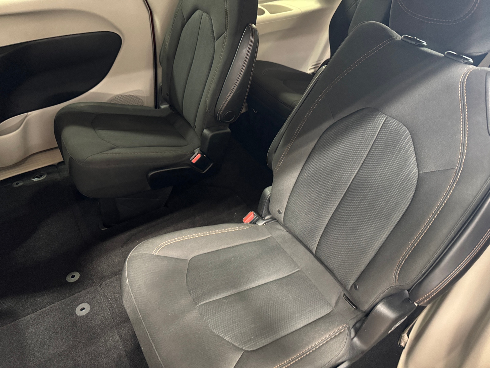 Thumbnail: 2018 Chrysler Pacifica - 6