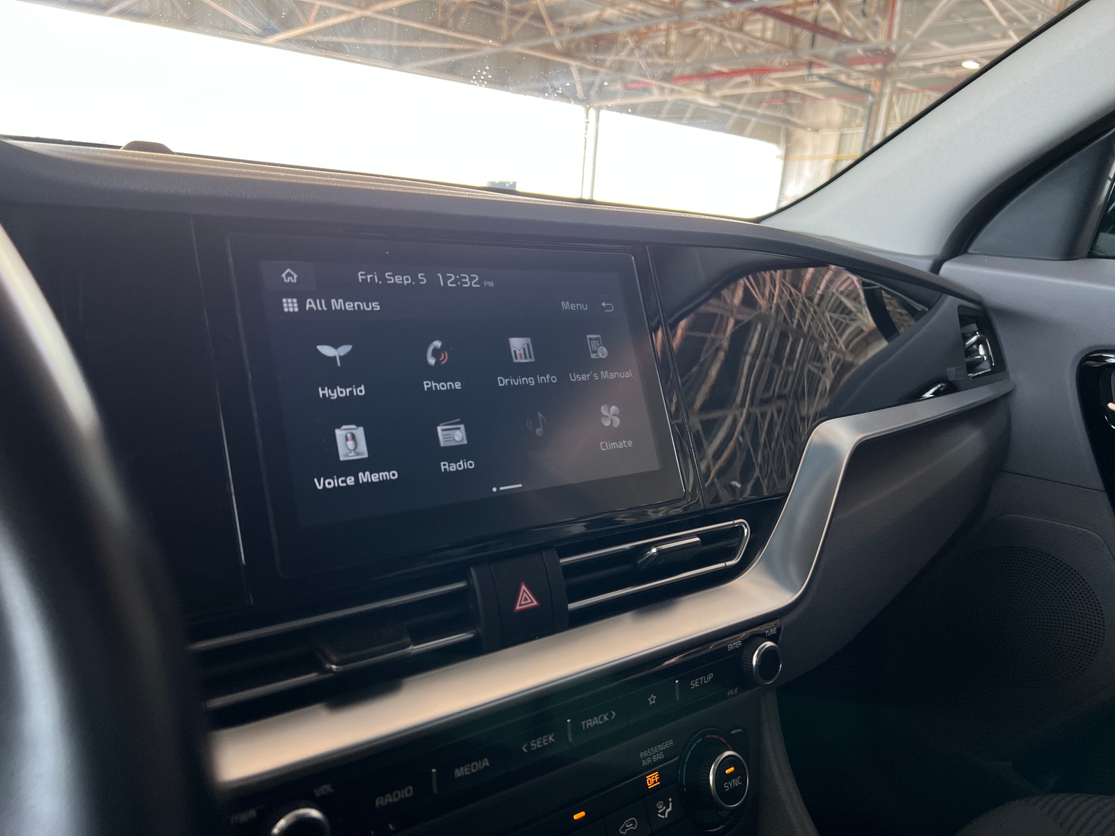 Thumbnail: 2020 Kia Niro - 4