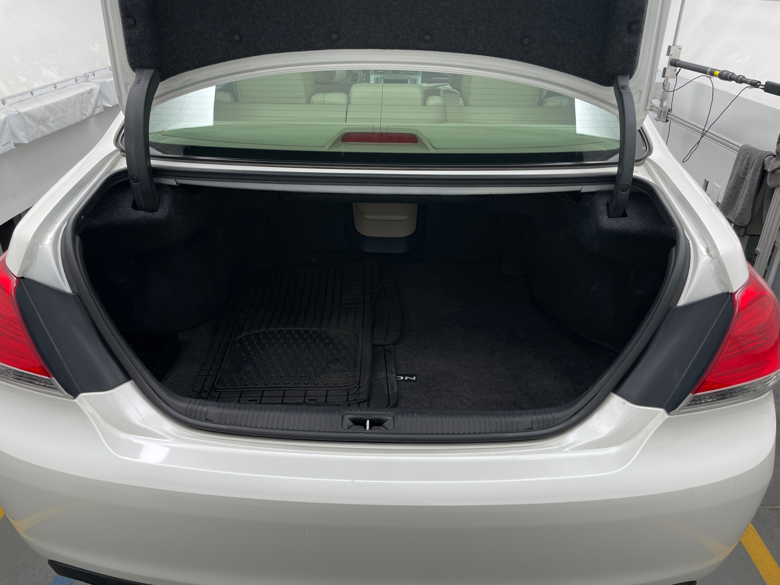 Thumbnail: 2011 Toyota Avalon - 7