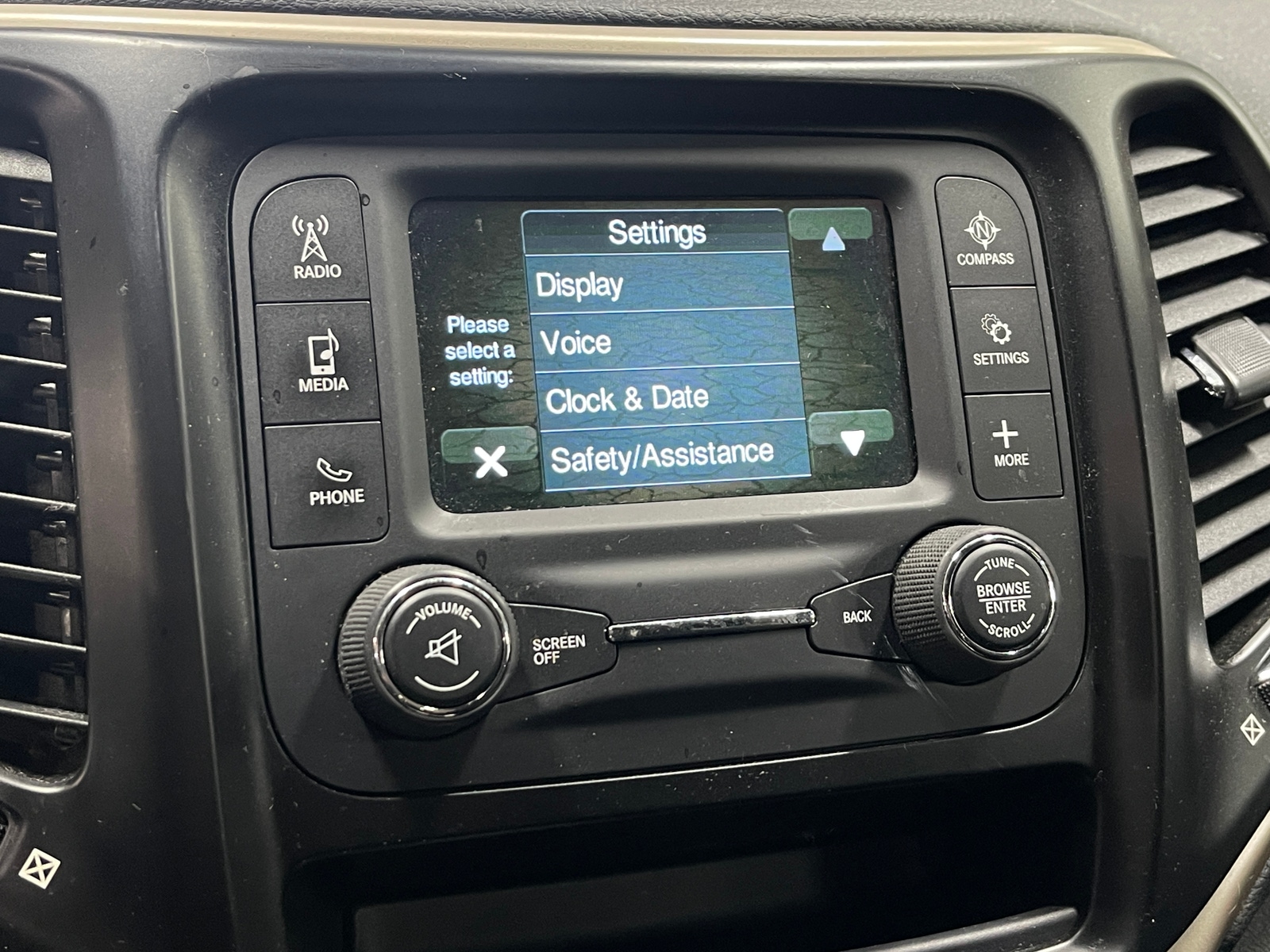 Thumbnail: 2016 Jeep Cherokee - 4