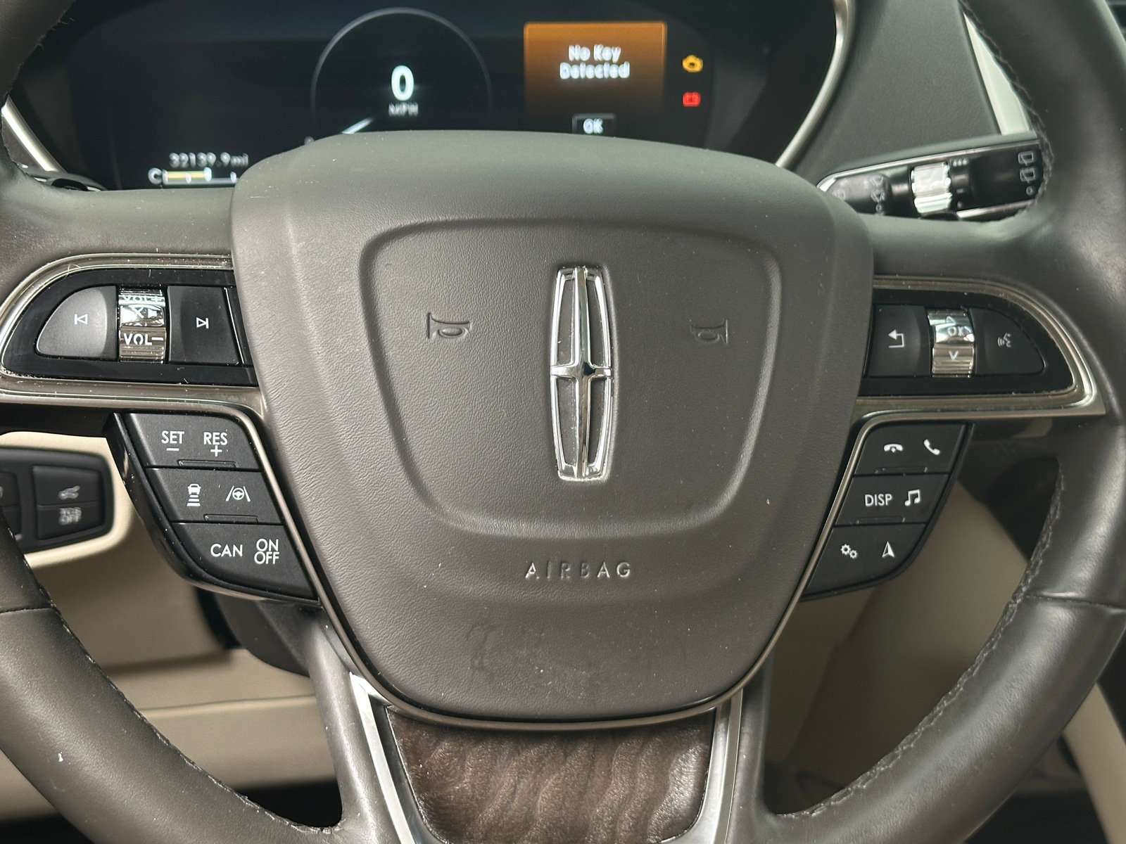 Thumbnail: 2019 Lincoln Nautilus - 4