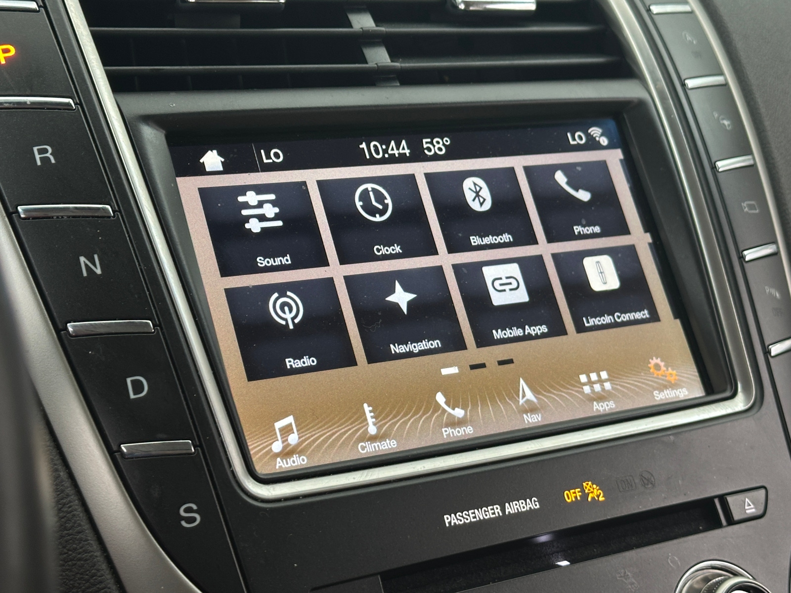 Thumbnail: 2019 Lincoln Nautilus - 3