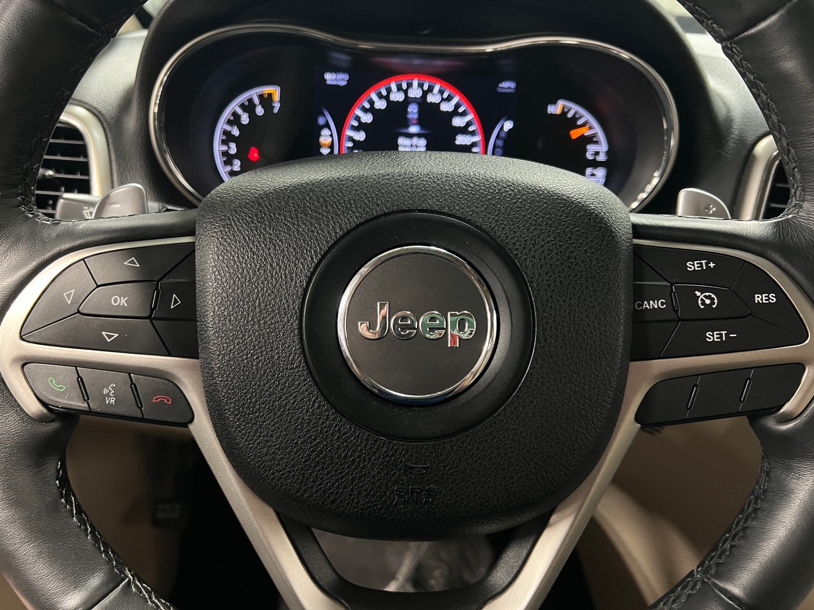 Thumbnail: 2015 Jeep Grand Cherokee - 4