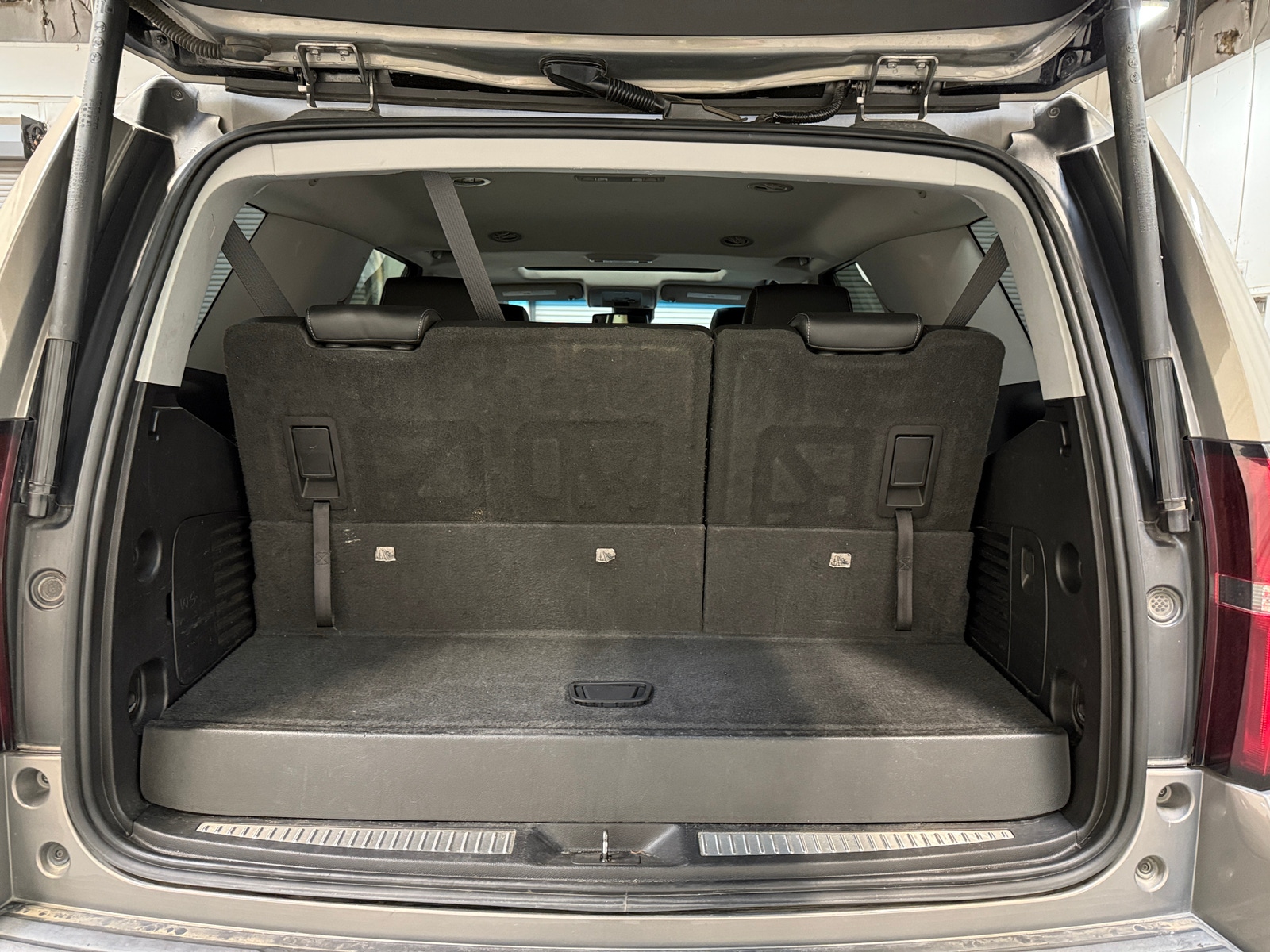 Thumbnail: 2018 Chevrolet Tahoe - 6