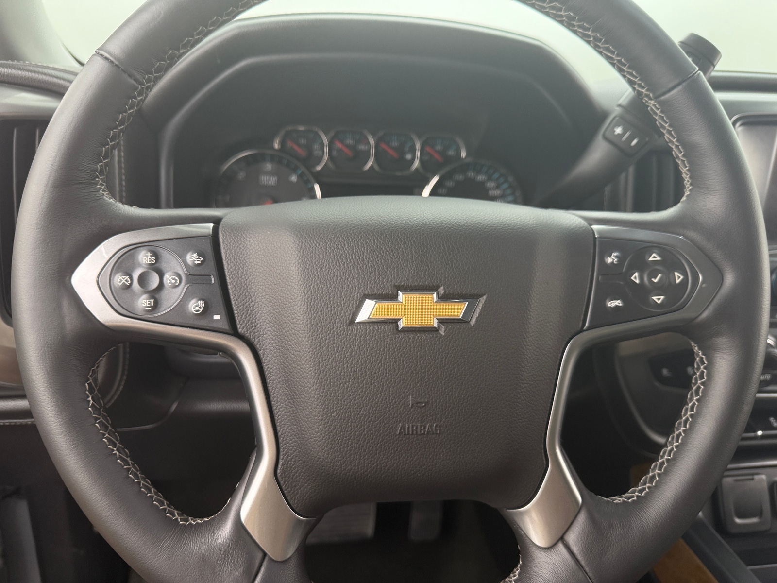 Thumbnail: 2015 Chevrolet Silverado 1500 - 4