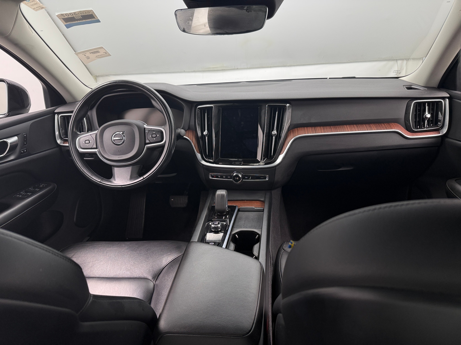 Thumbnail: 2022 Volvo S60 - 2