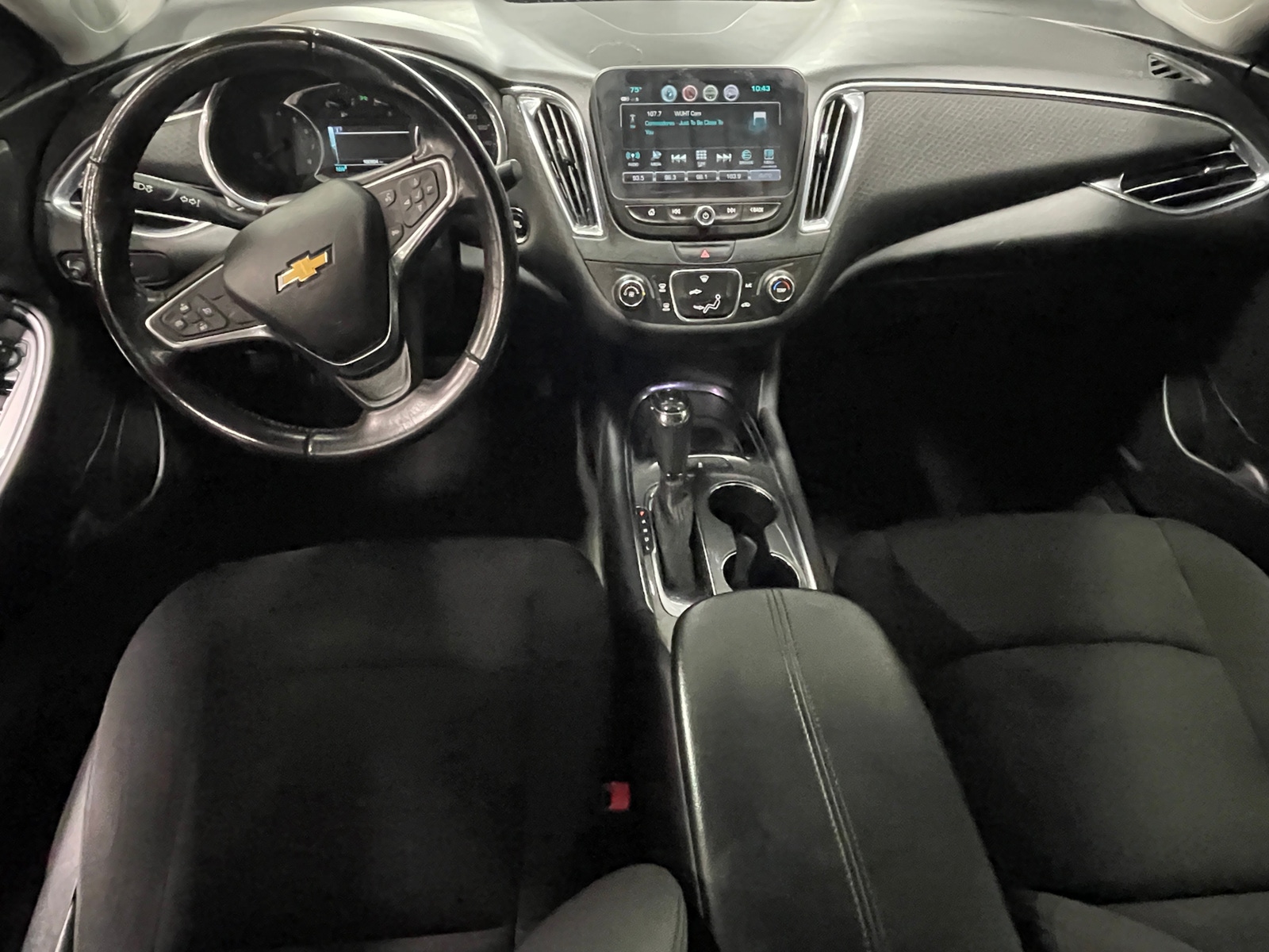 Thumbnail: 2018 Chevrolet Malibu - 3