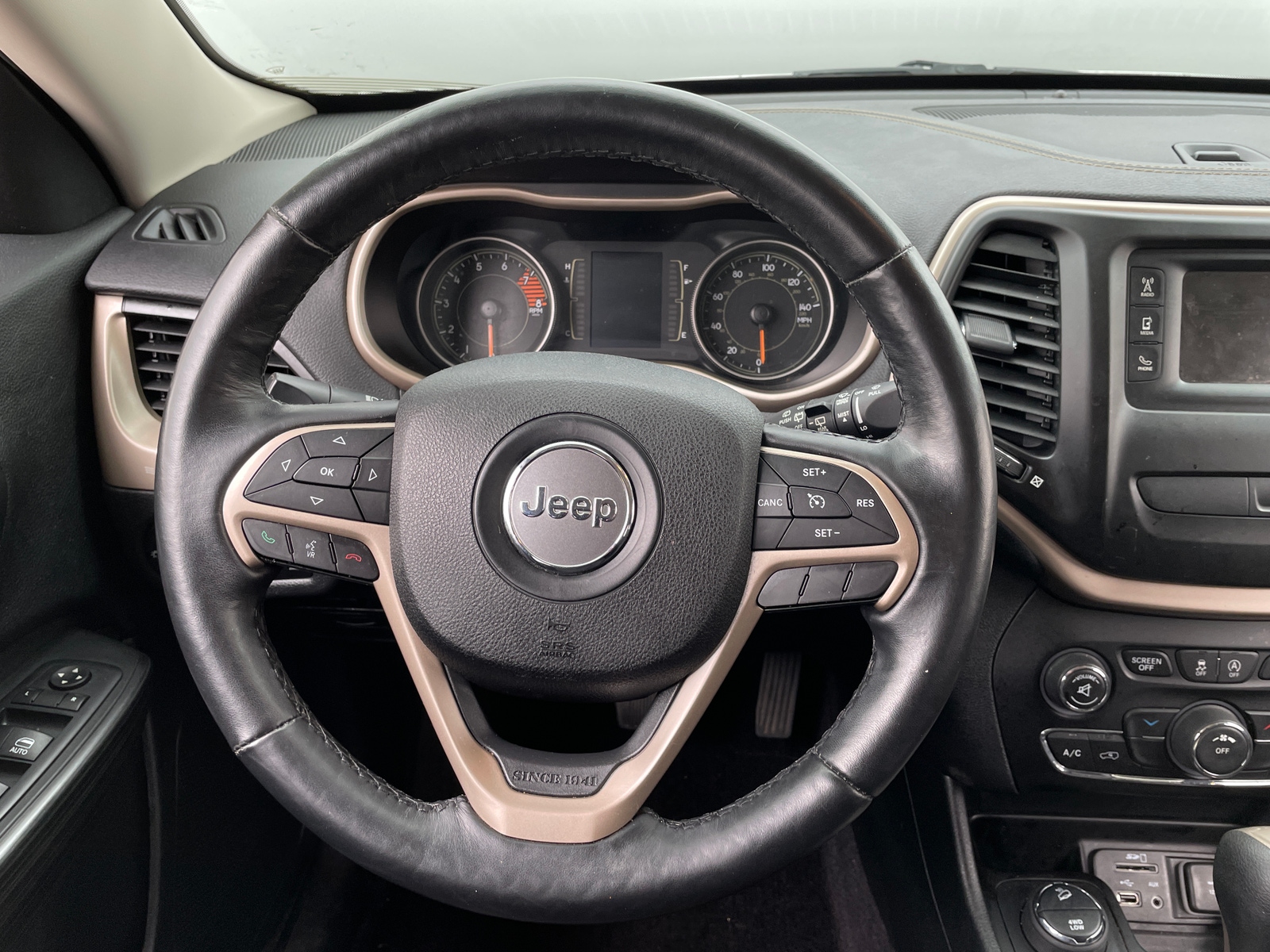 Thumbnail: 2016 Jeep Cherokee - 5
