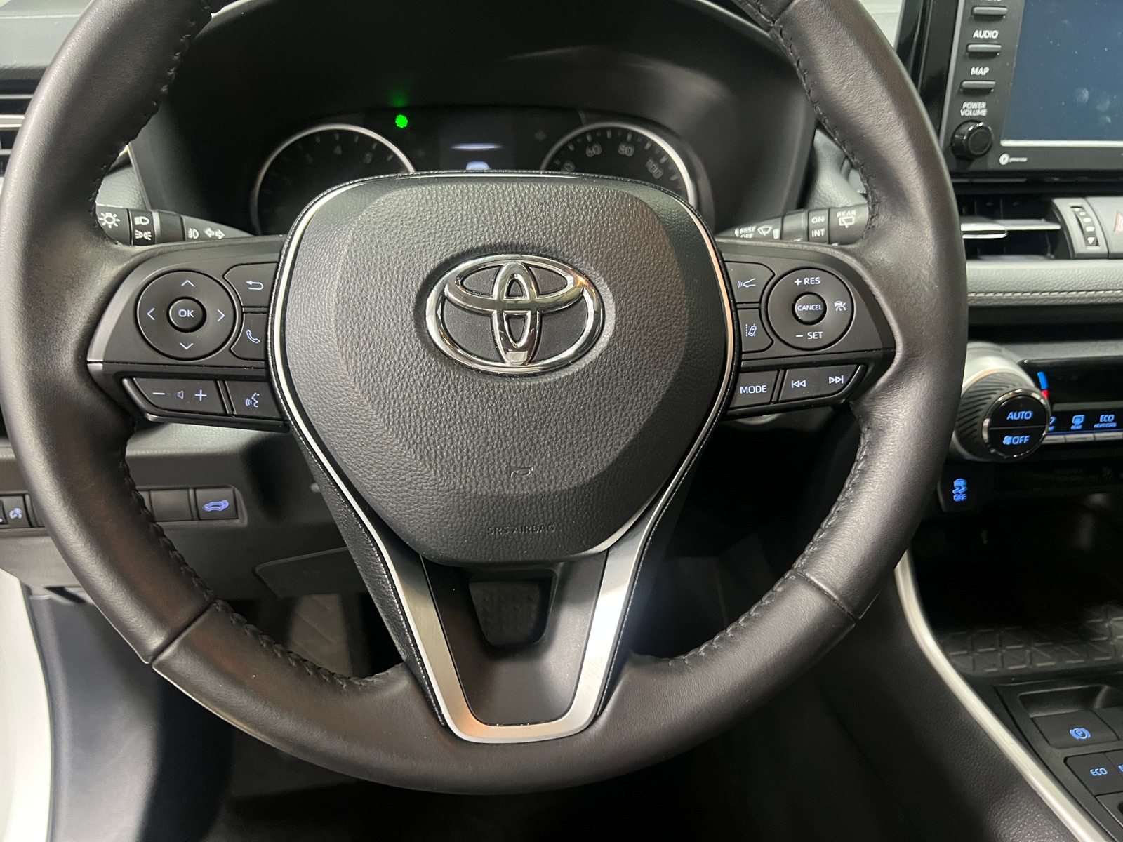 Thumbnail: 2021 Toyota RAV4 - 4