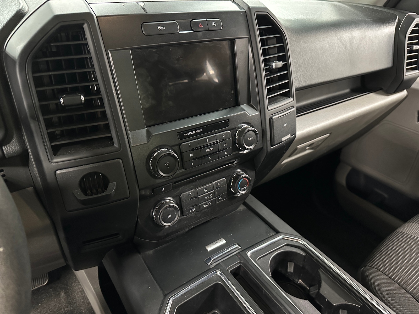 Thumbnail: 2018 Ford Econoline - 4