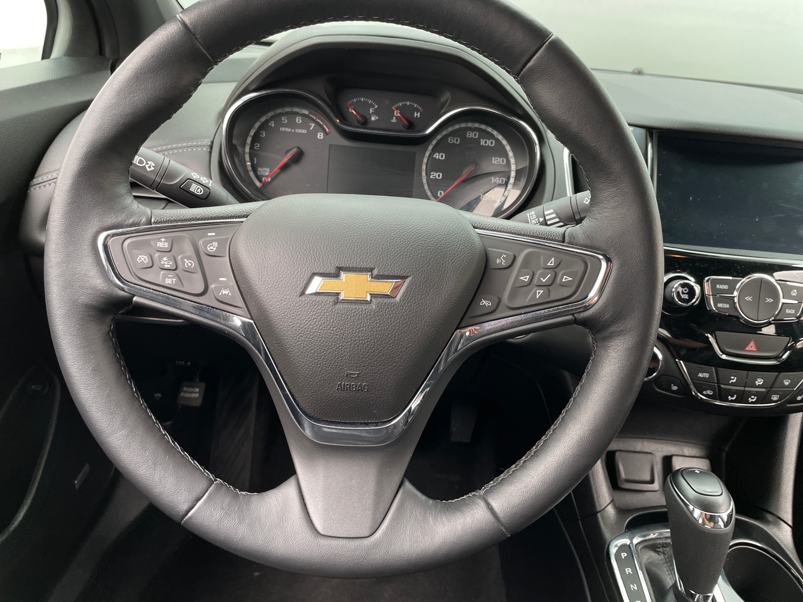 Thumbnail: 2017 Chevrolet Cruze - 4
