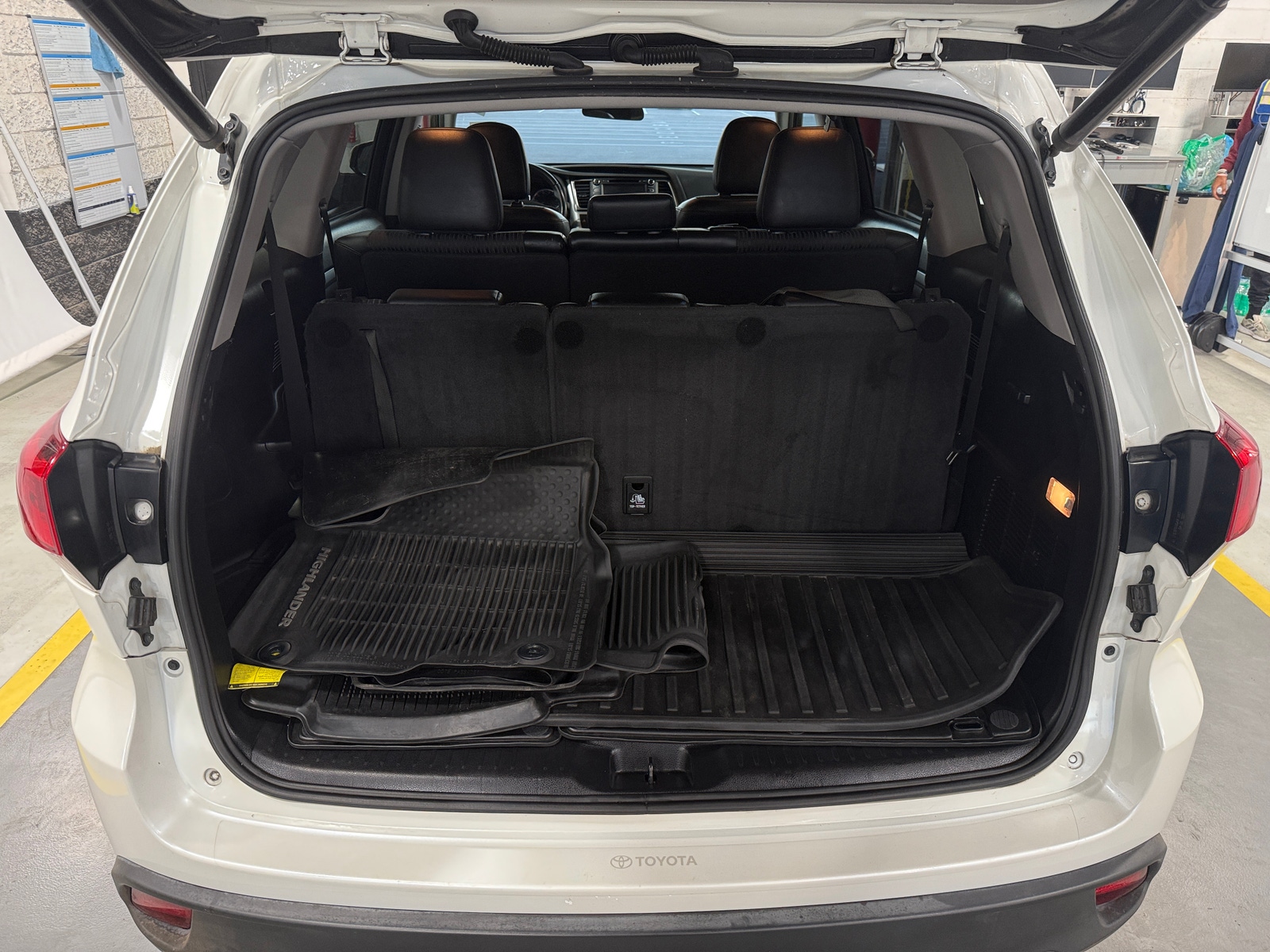 Thumbnail: 2019 Toyota Highlander - 7