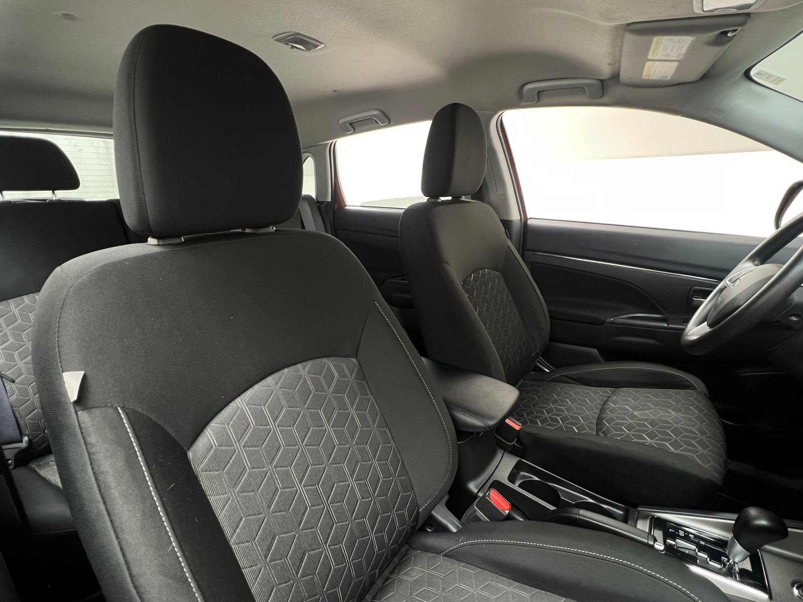 Thumbnail: 2024 Mitsubishi Outlander Sport - 2