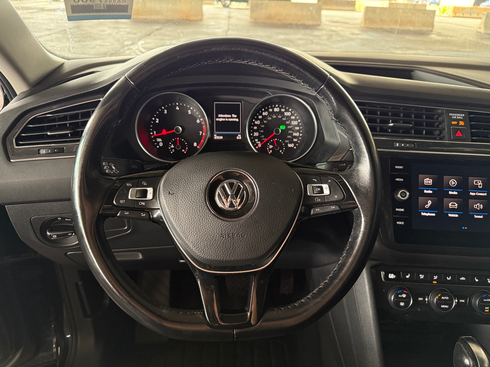 Thumbnail: 2018 Volkswagen Tiguan - 4