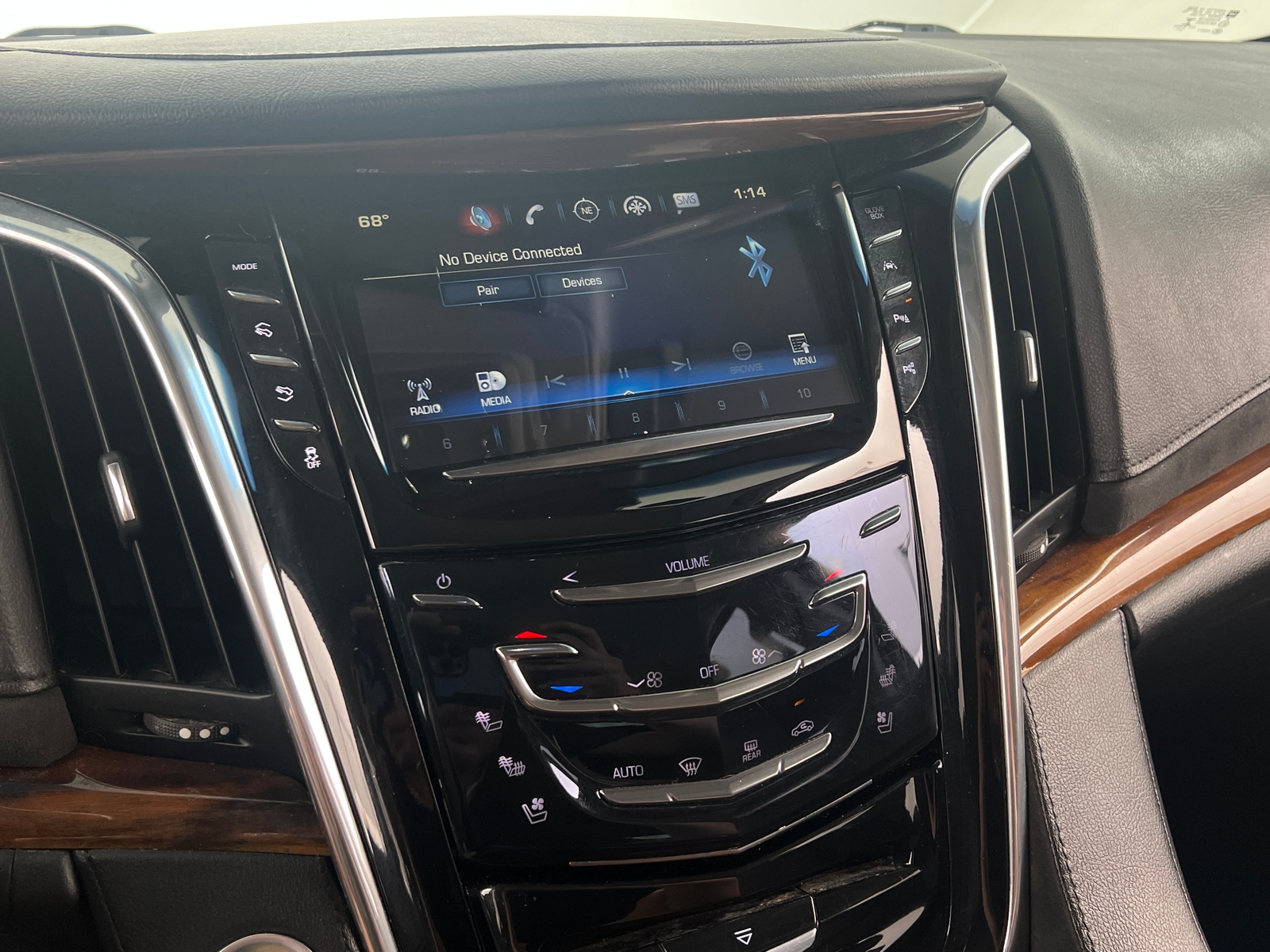 Thumbnail: 2018 Cadillac Escalade - 3