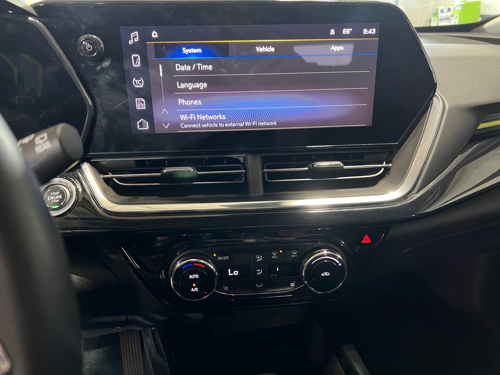 Thumbnail: 2024 Chevrolet Trax - 3