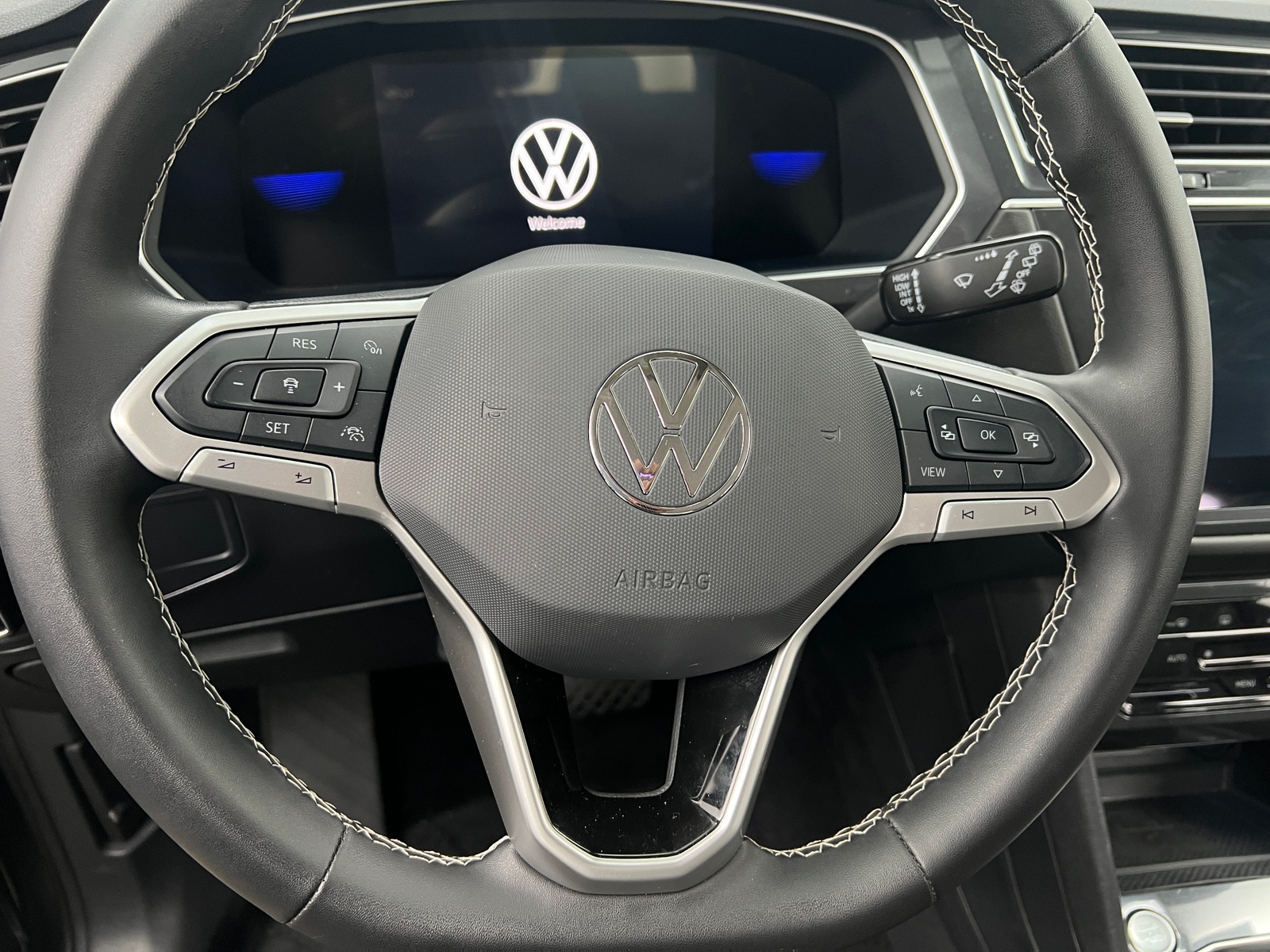 Thumbnail: 2024 Volkswagen Tiguan - 4