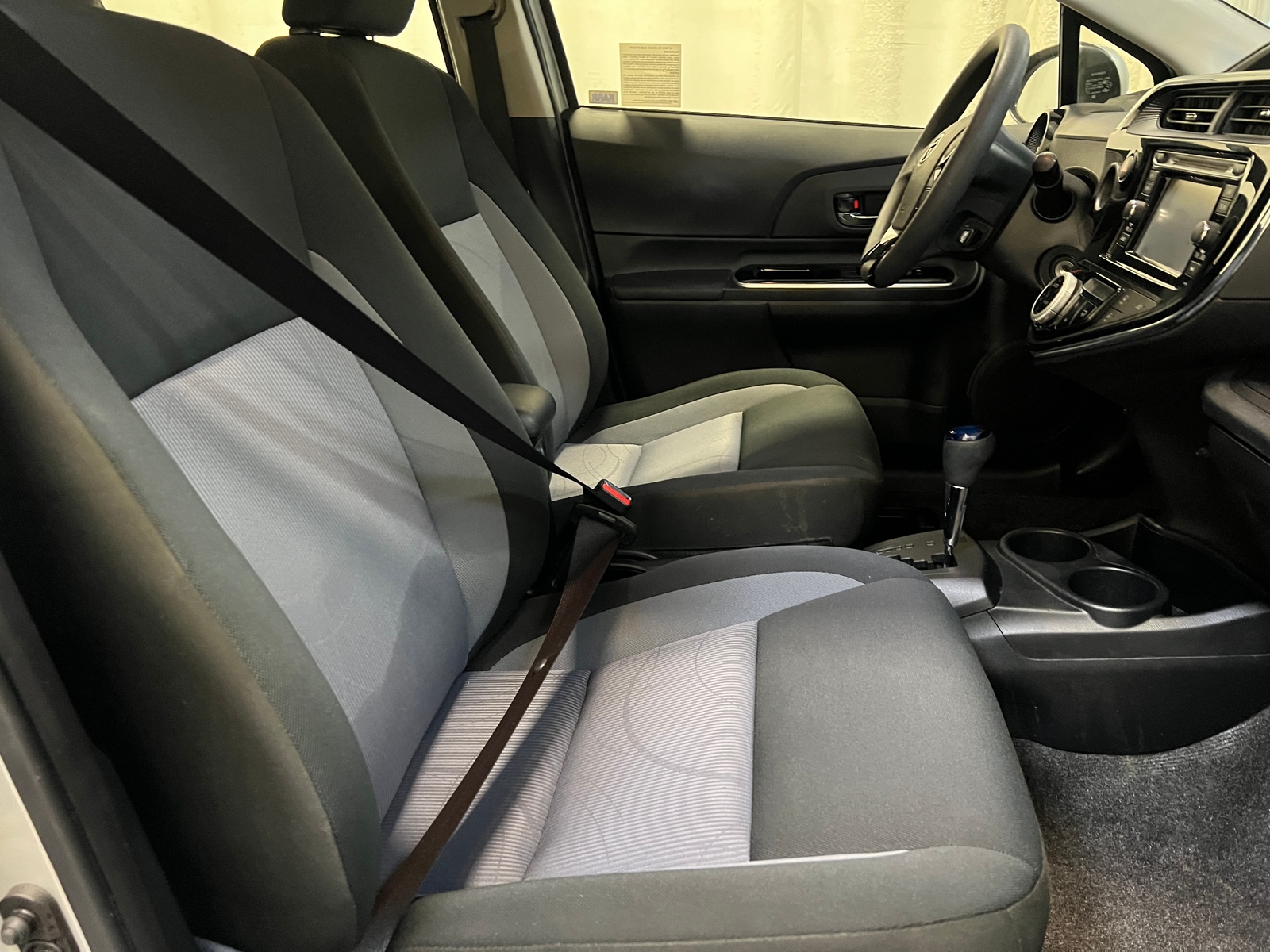 Thumbnail: 2018 Toyota Prius c - 2