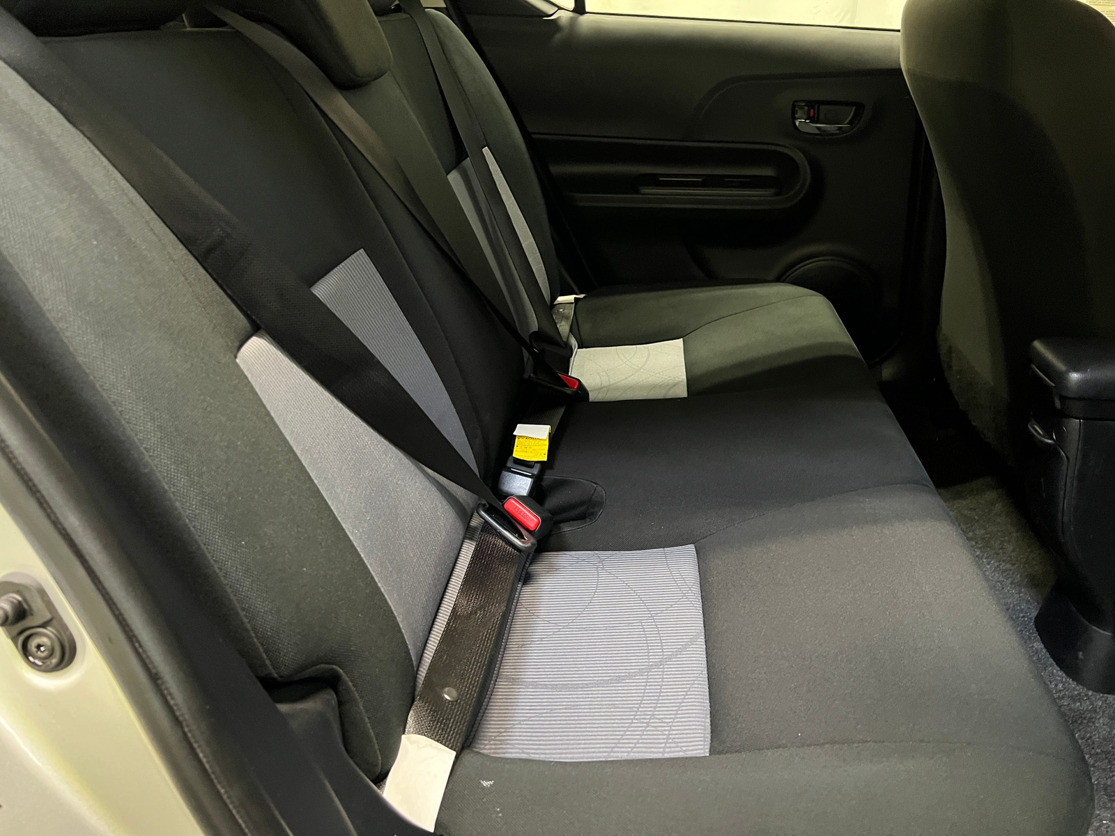 Thumbnail: 2018 Toyota Prius c - 6