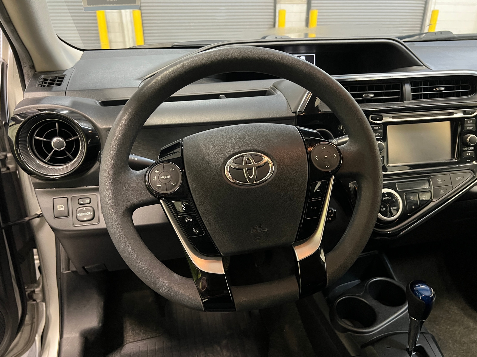 Thumbnail: 2018 Toyota Prius c - 5
