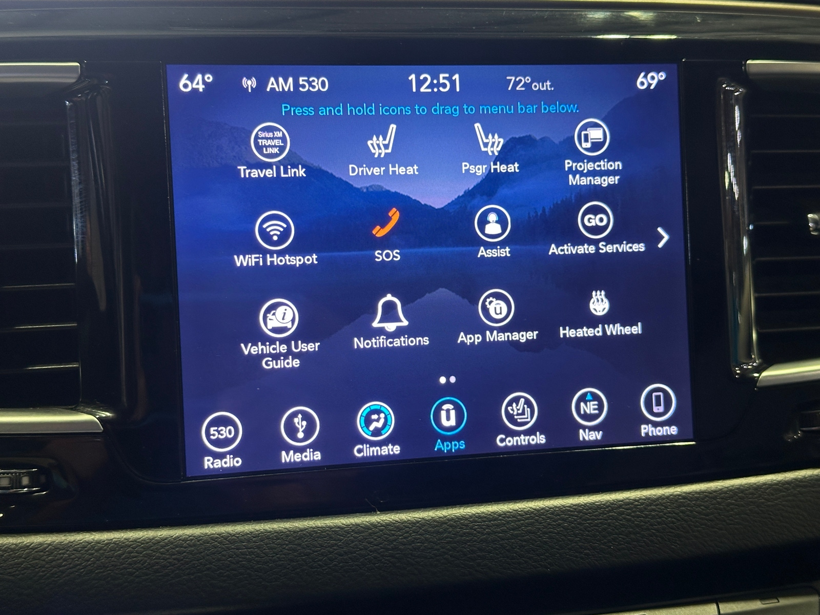 Thumbnail: 2018 Chrysler Pacifica - 3