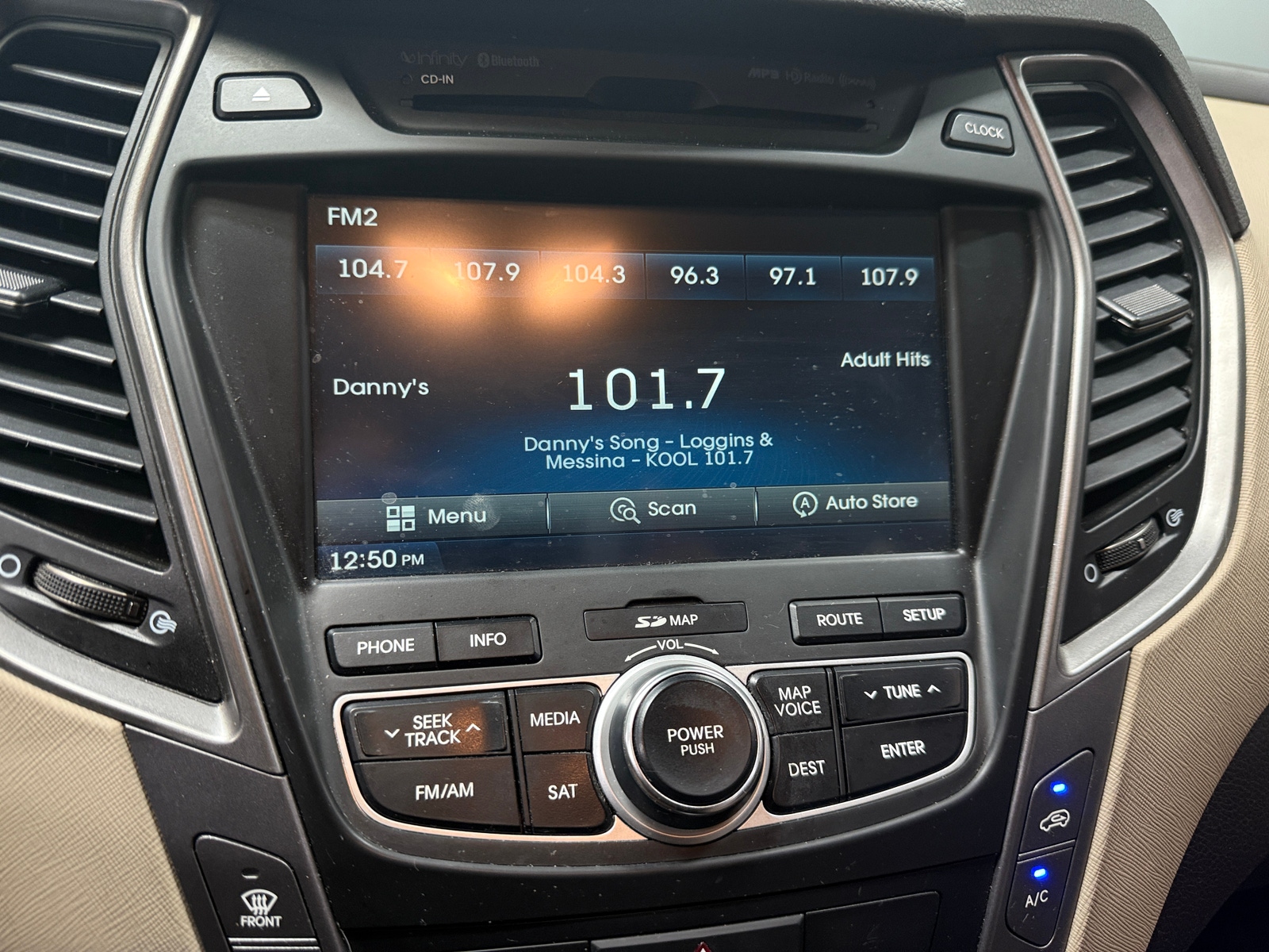 Thumbnail: 2014 Hyundai Santa Fe - 3