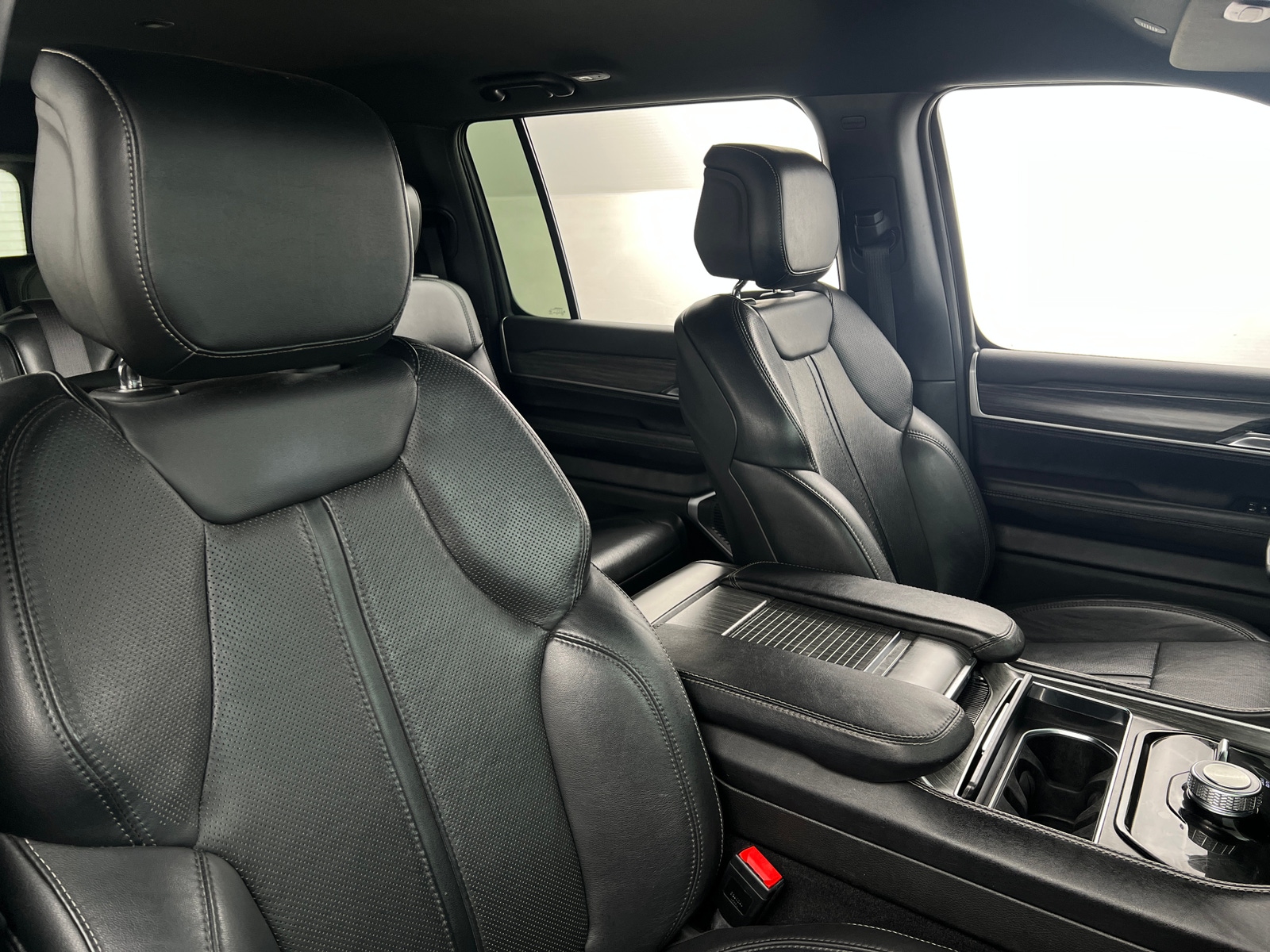 Thumbnail: 2023 Jeep Wagoneer - 2