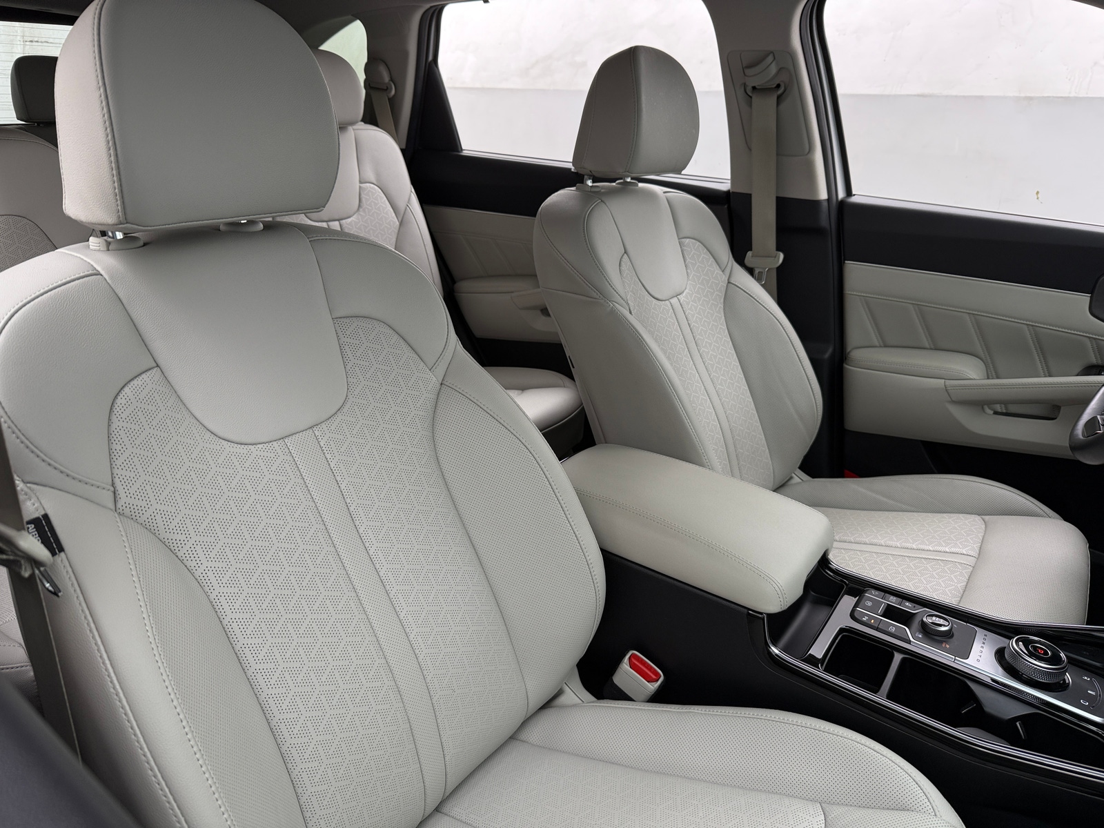 Thumbnail: 2023 Kia Sorento - 2
